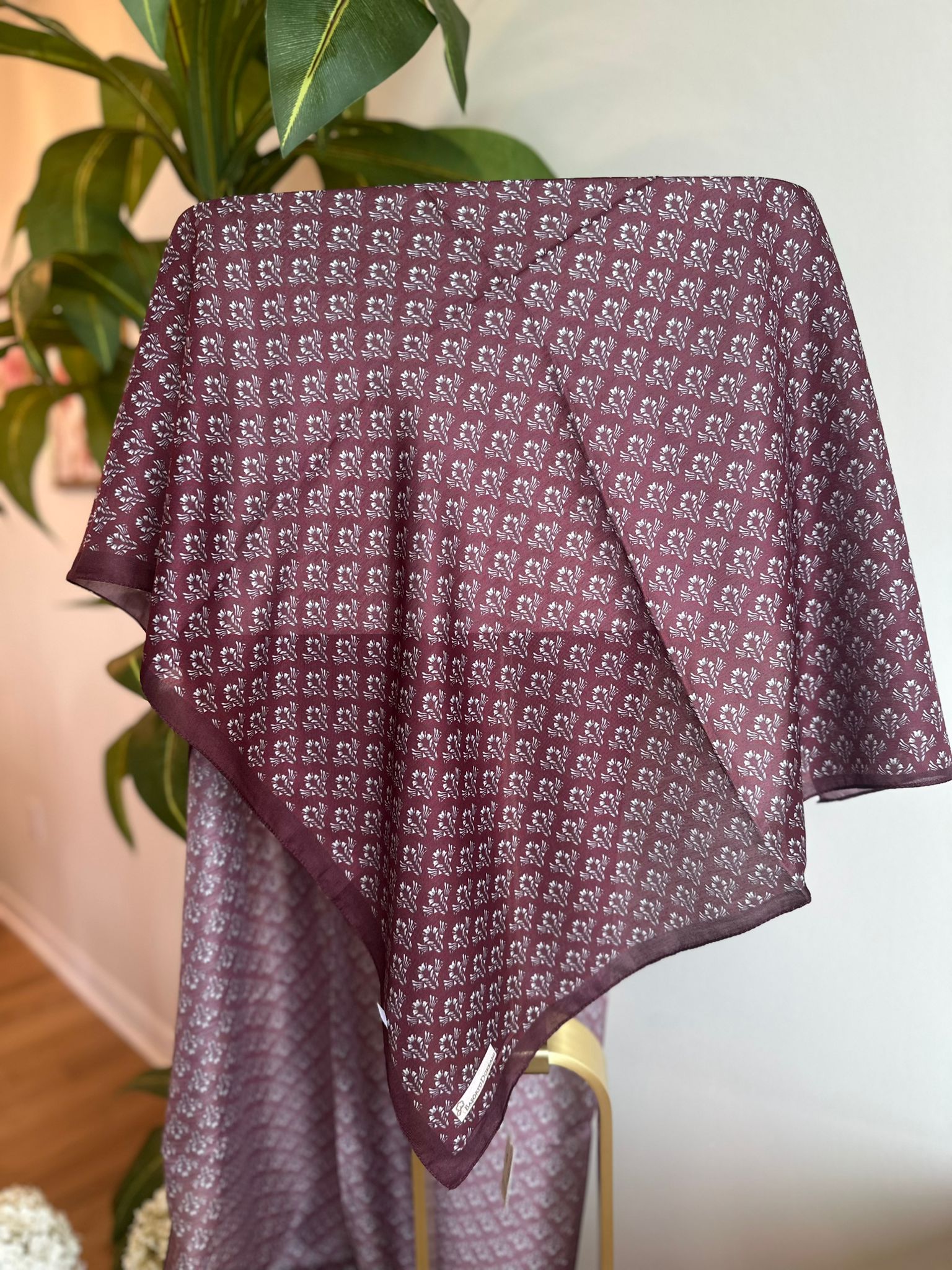 Minimal Pattern Hijab - Burgundy