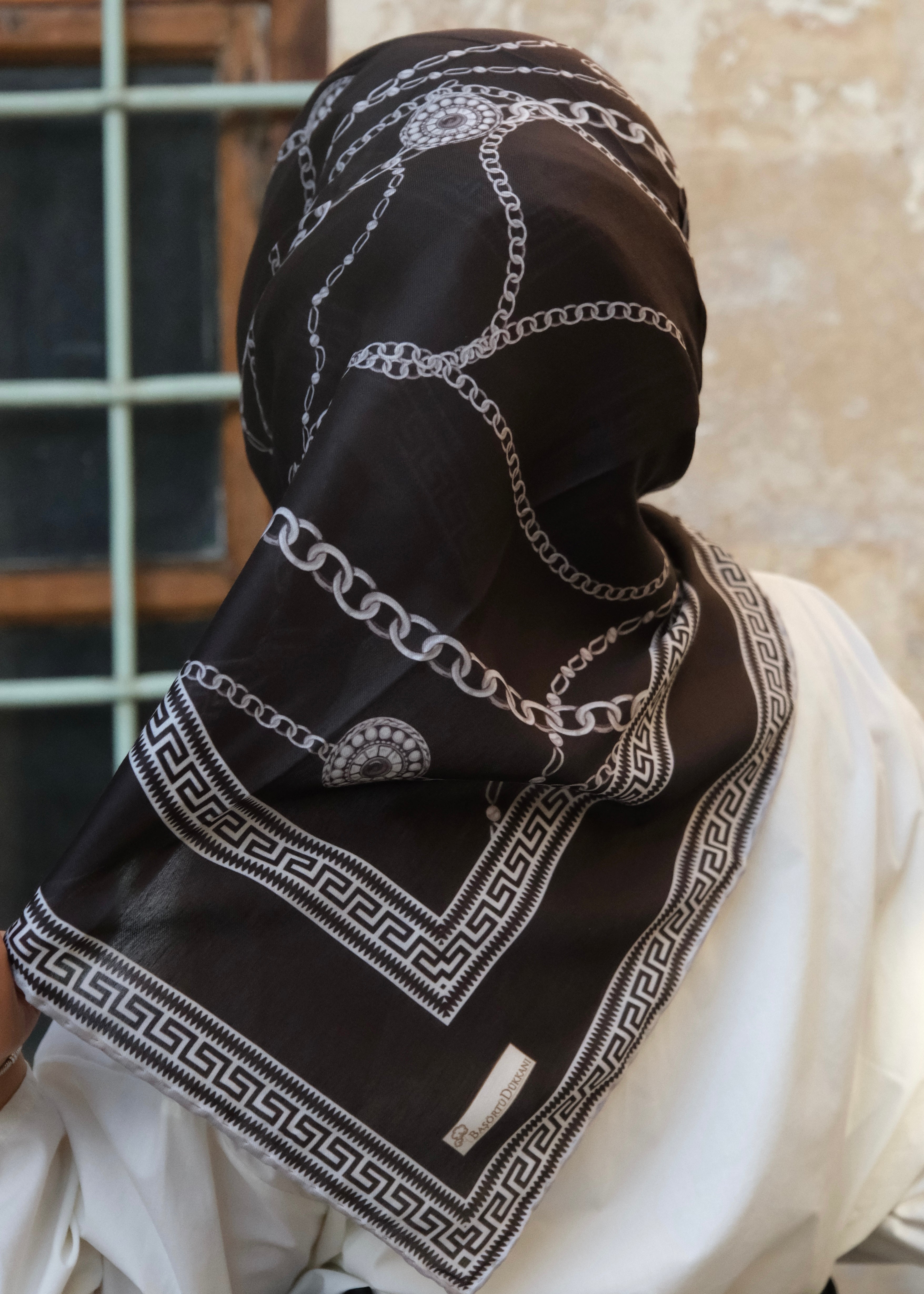 Chain Pattern Square Scarf - Black Silver