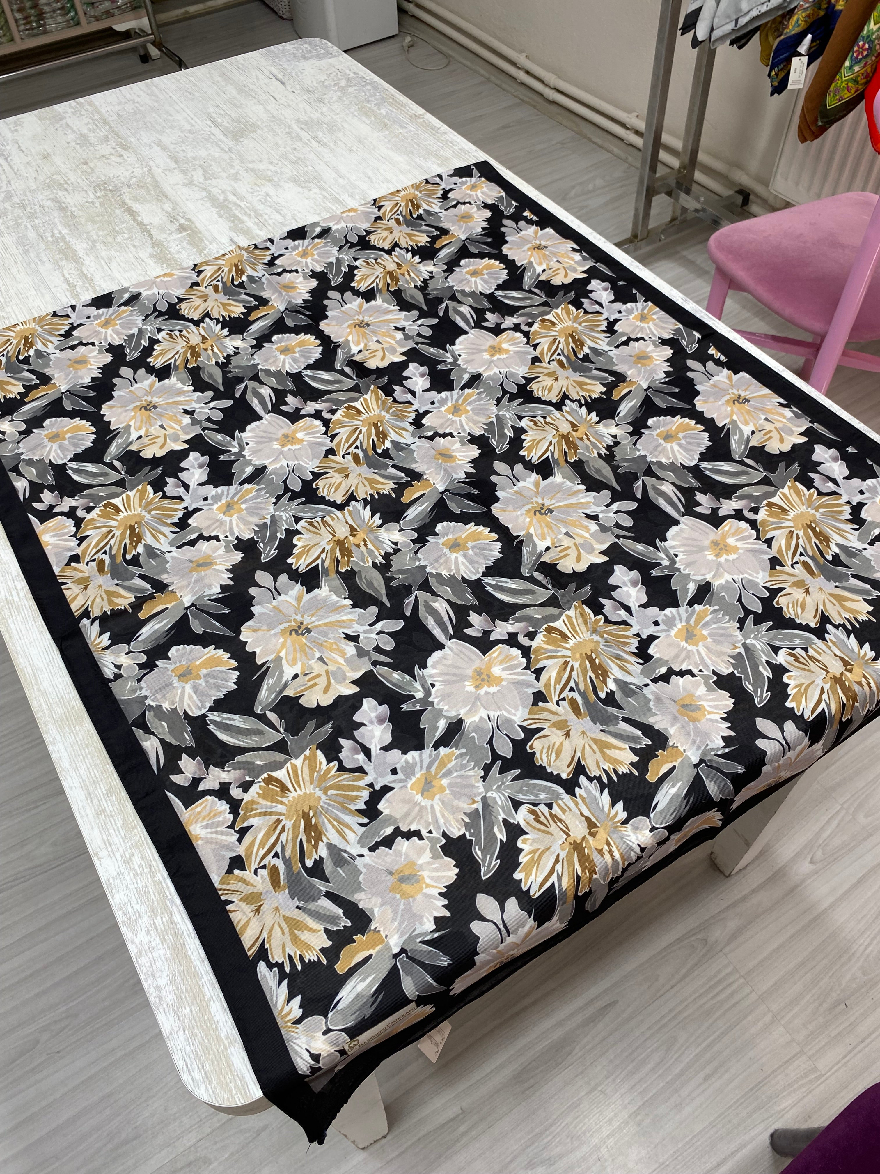 Matilda Pattern Hijab - Black Beige