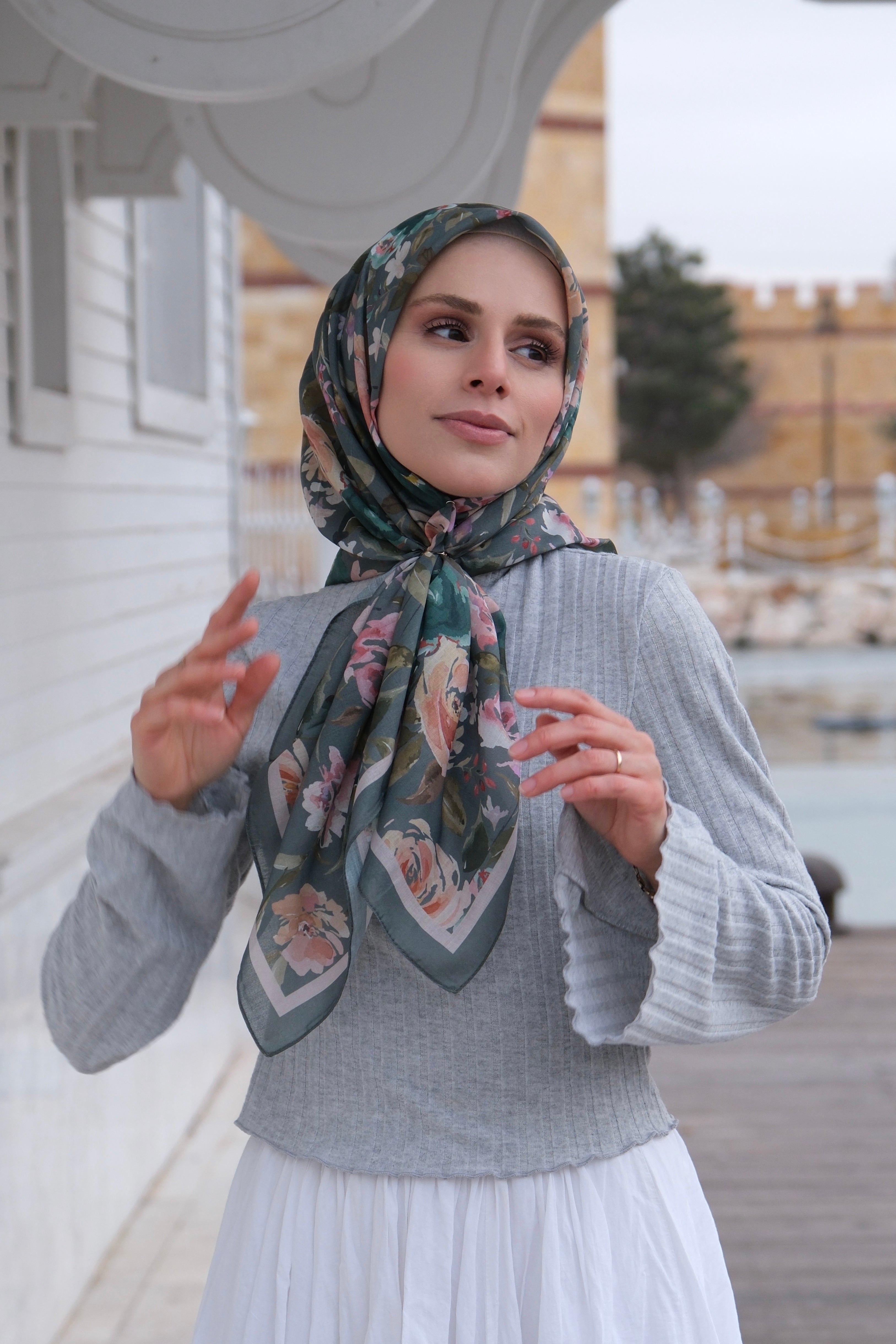 Florya Square Scarf - Green
