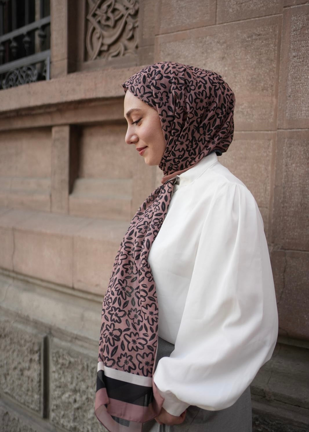 Flora Line Hijab - Caramel