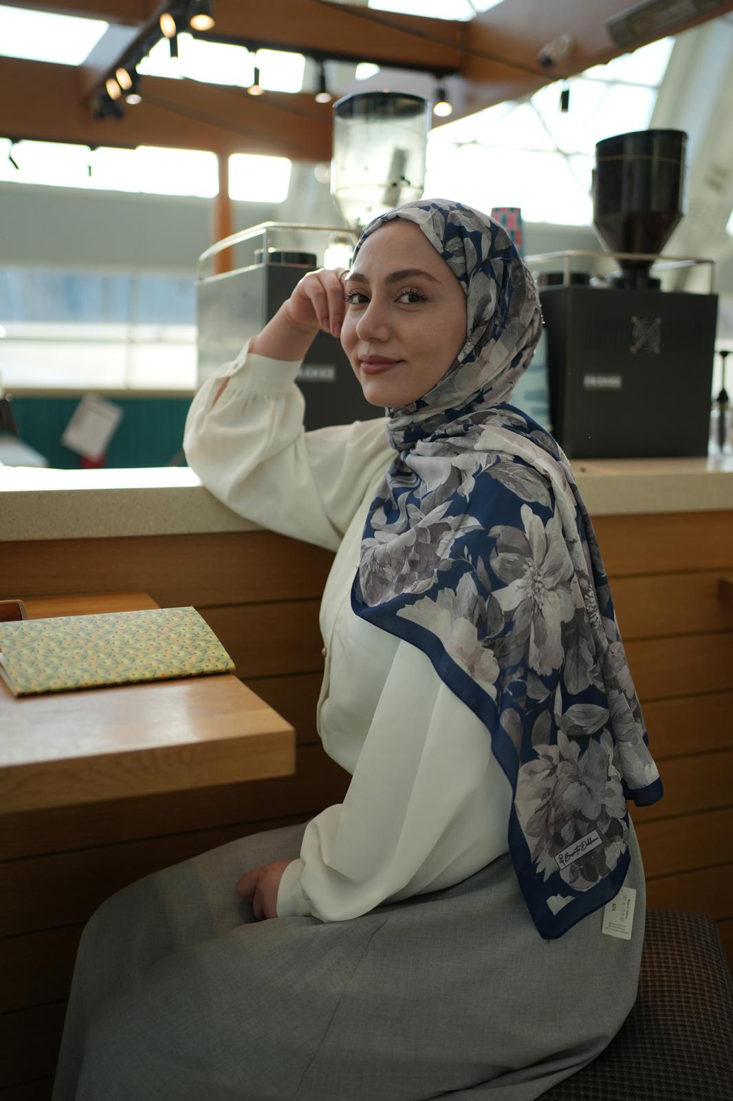 Velvet Bloom Hijab - Navy Beige