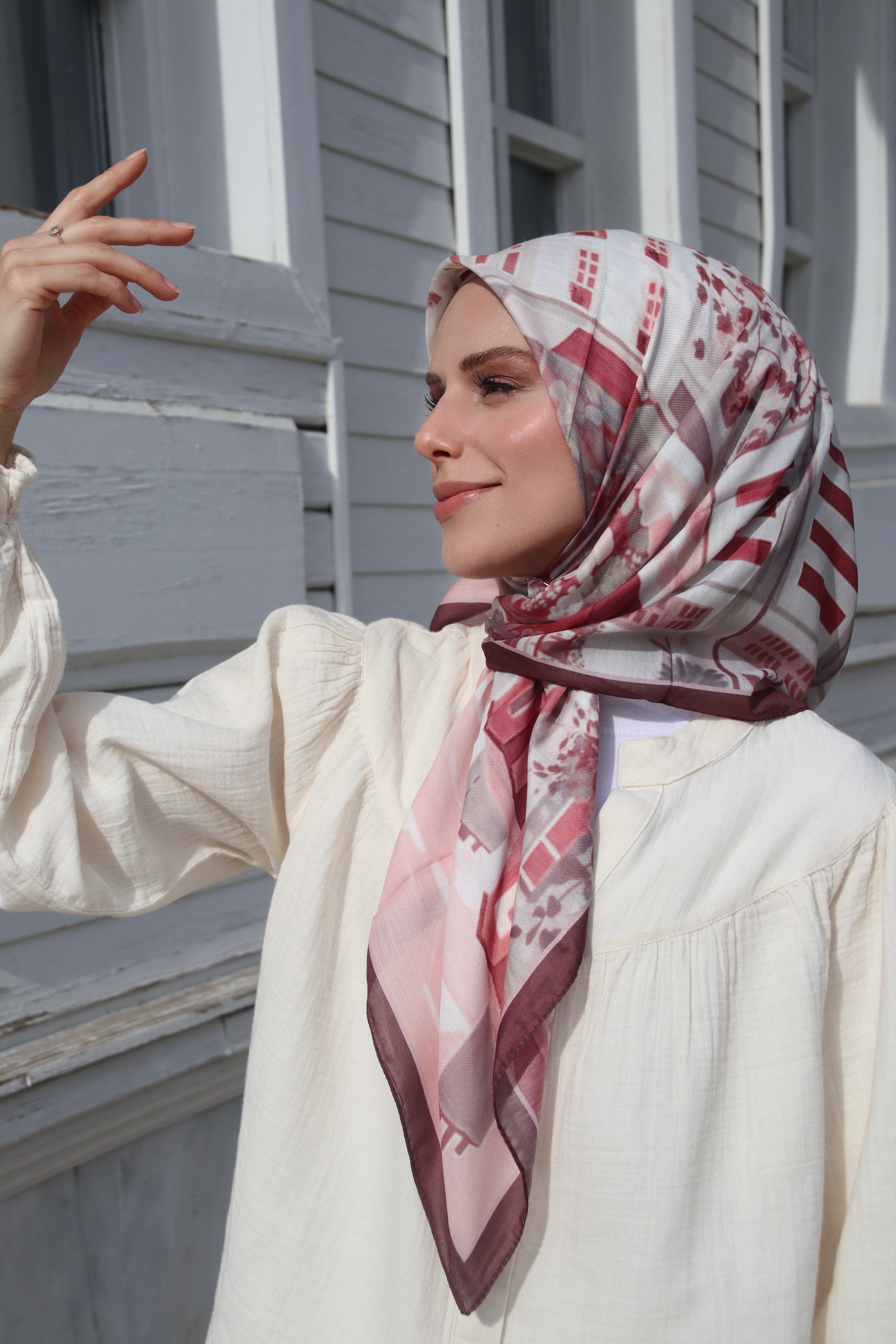City Square Scarf - Reddish Brown