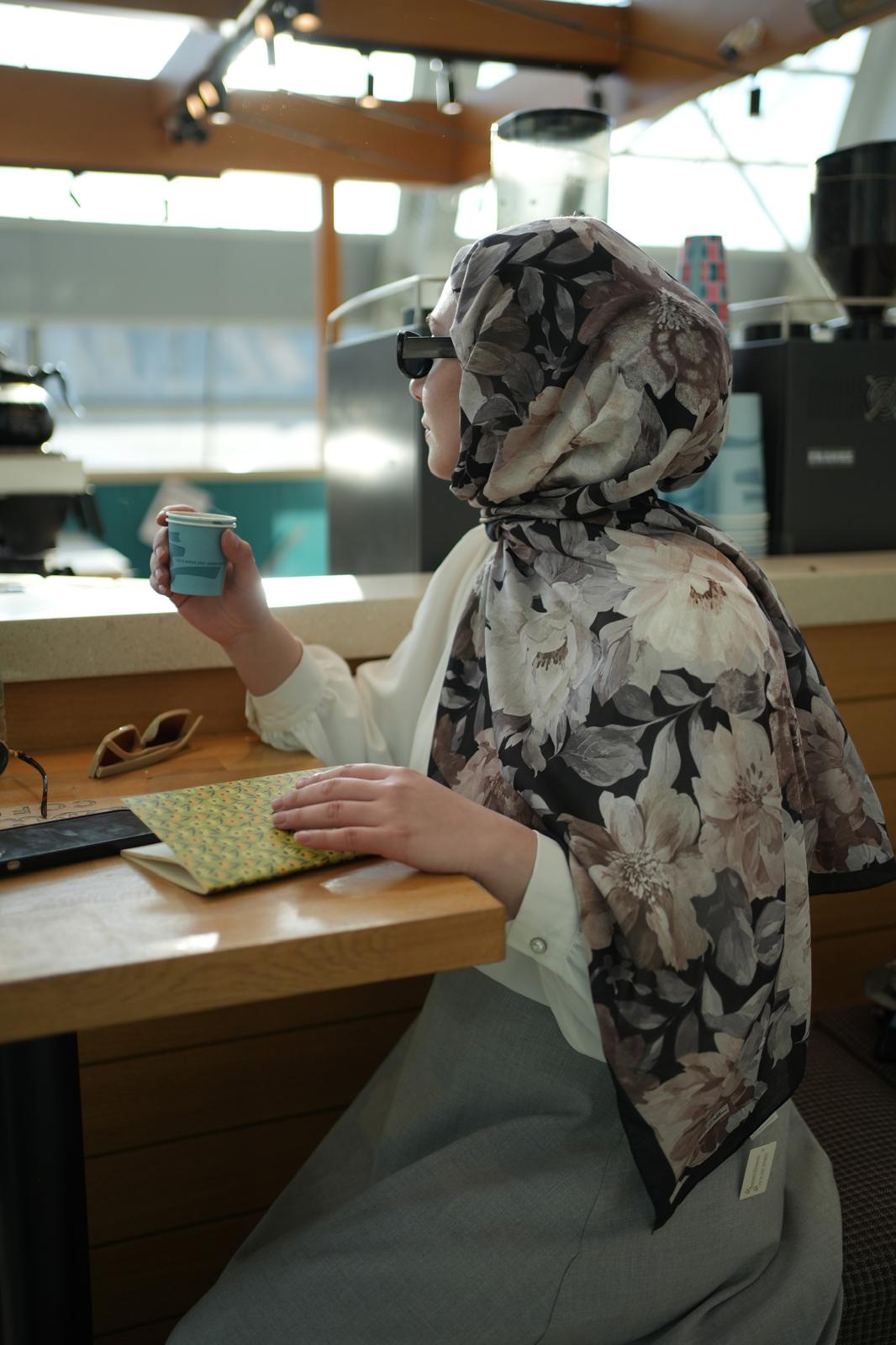 Velvet Bloom Hijab - Black Beige