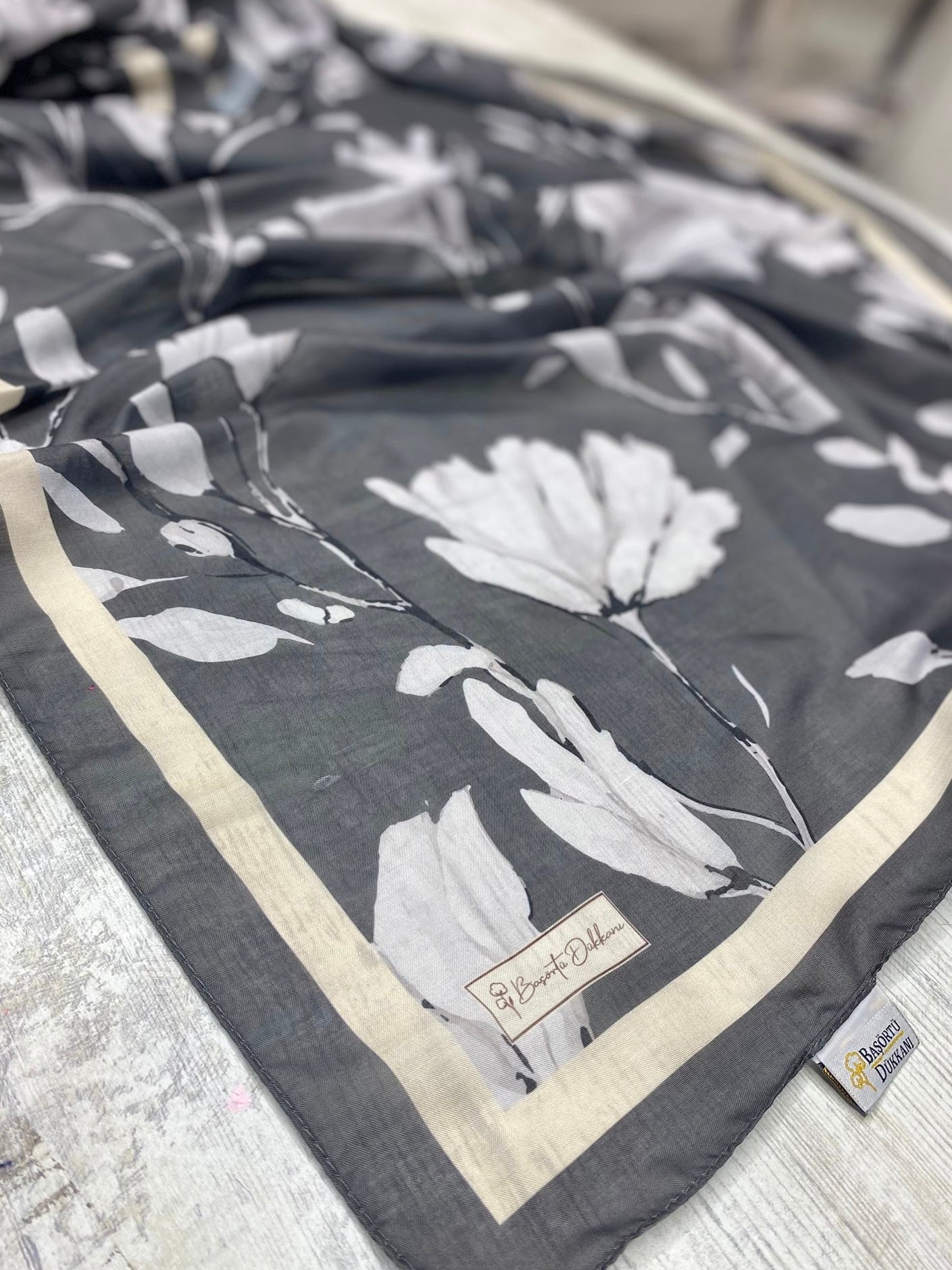 Silk Garden Hijab - Anthracite