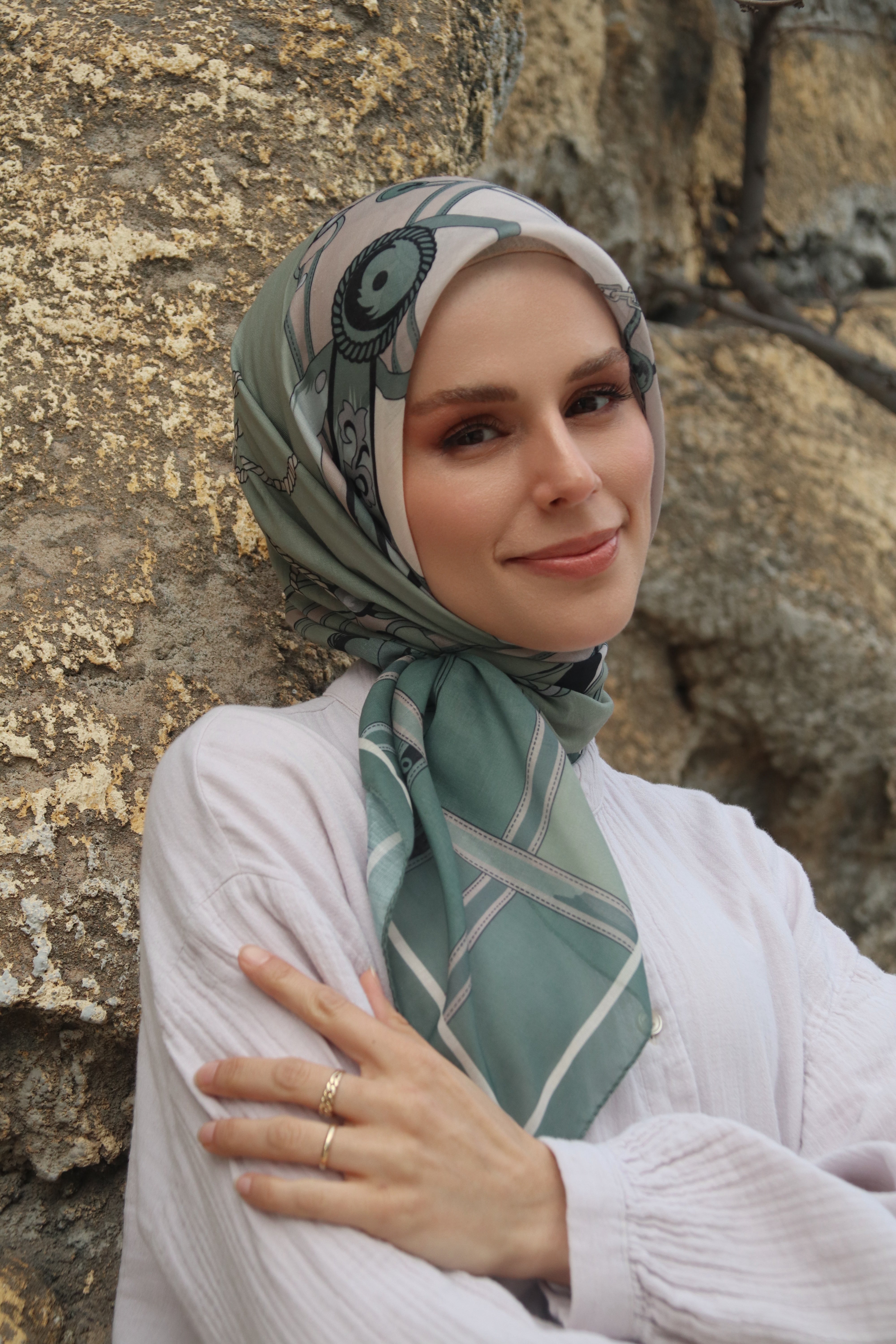 Lavor Square Scarf - Green Beige