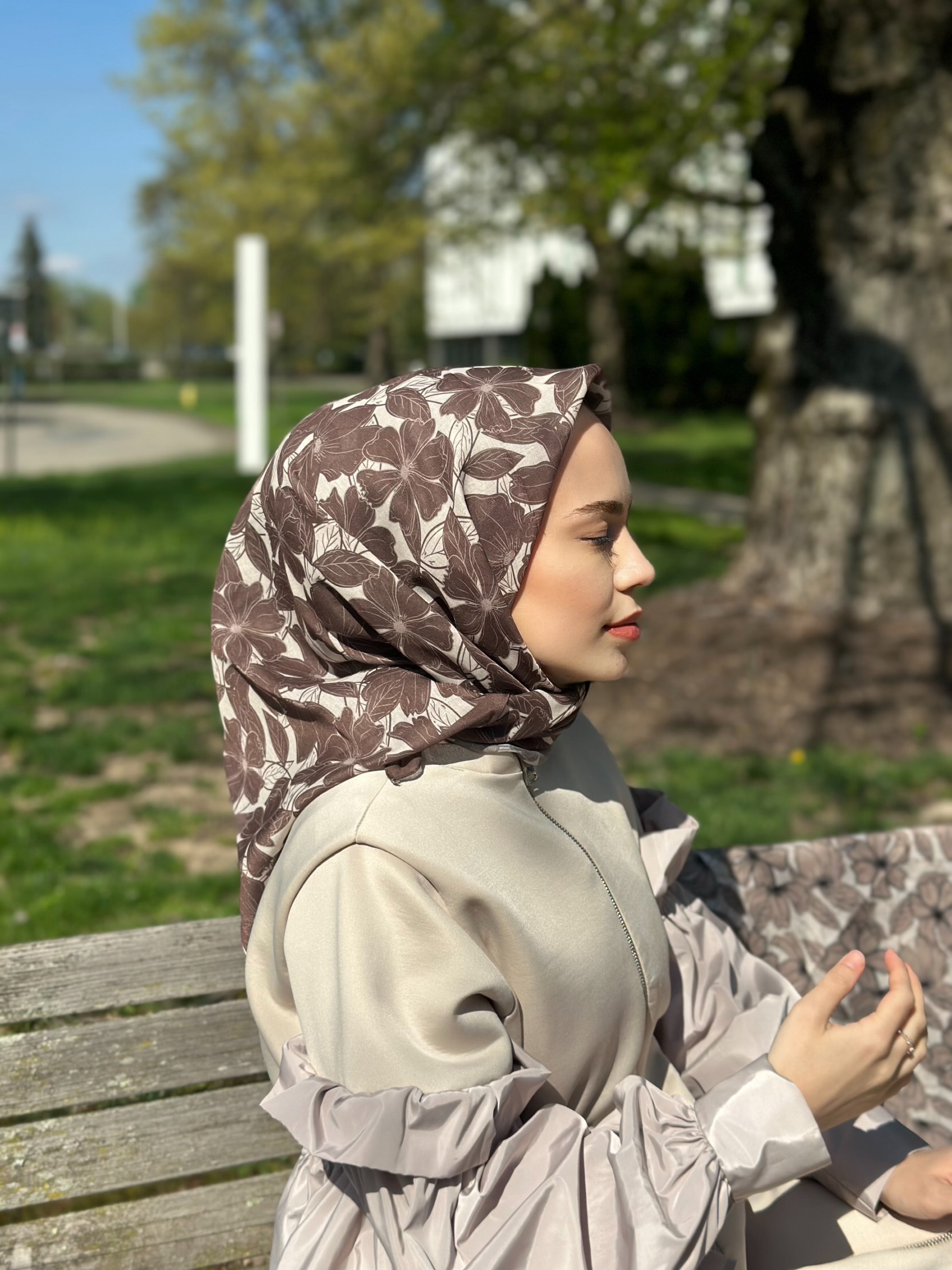 Floria Touch Square Scarf - Chocolate