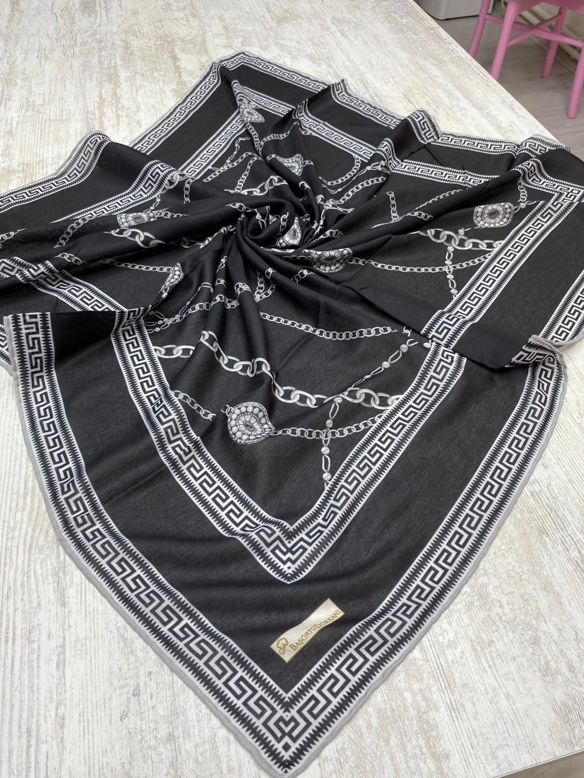 Chain Pattern Square Scarf - Black Silver