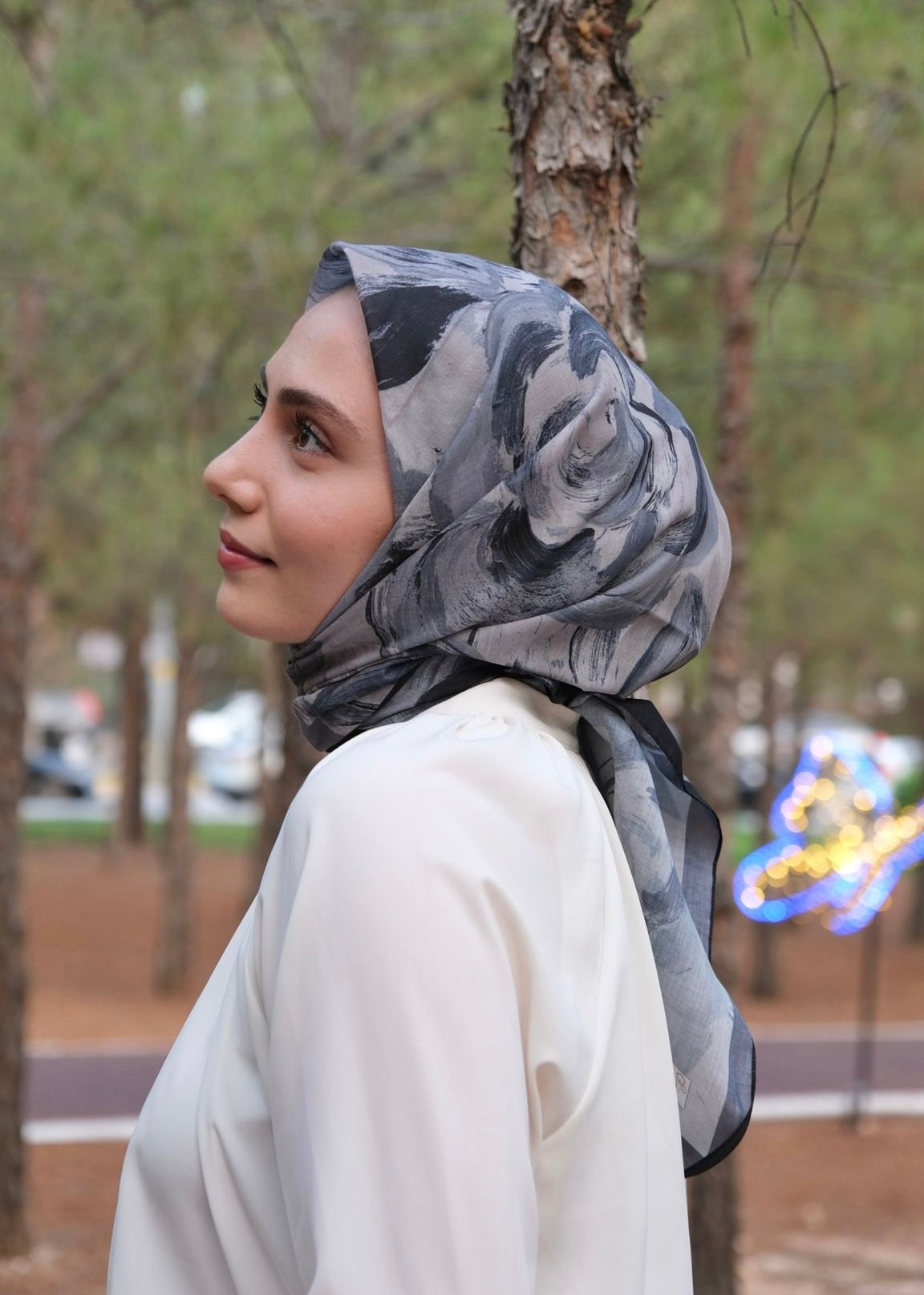 Rosara Square Scarf - Grey