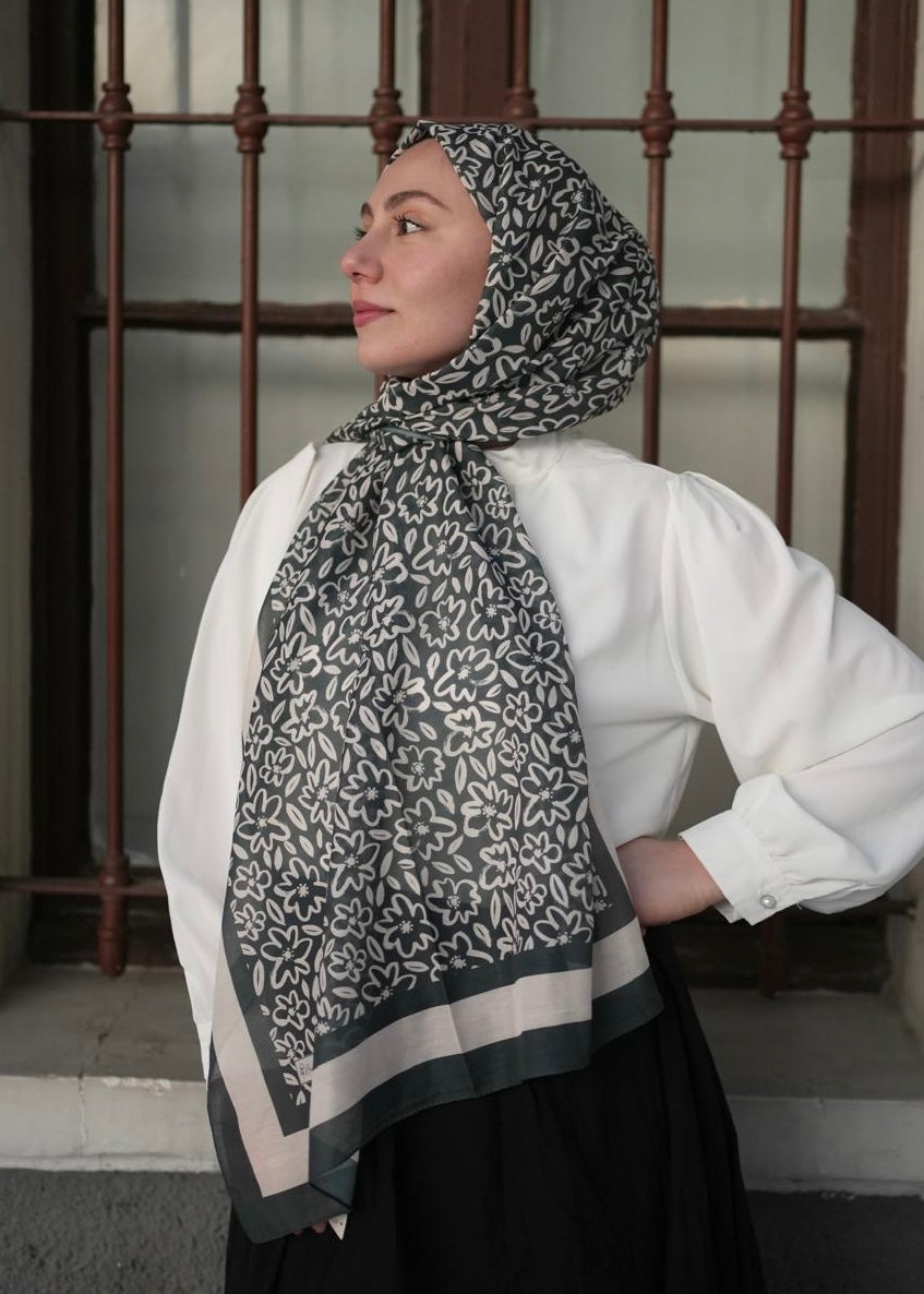 Flora Line Hijab - Pine Green