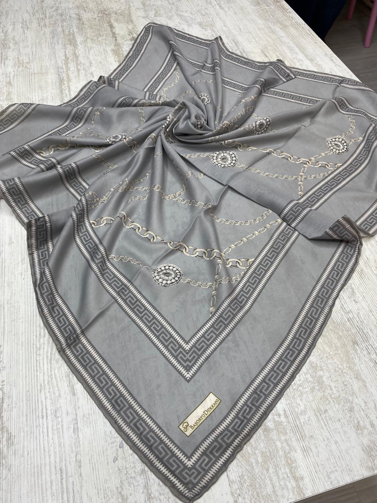Chain Pattern Square Scarf - Grey