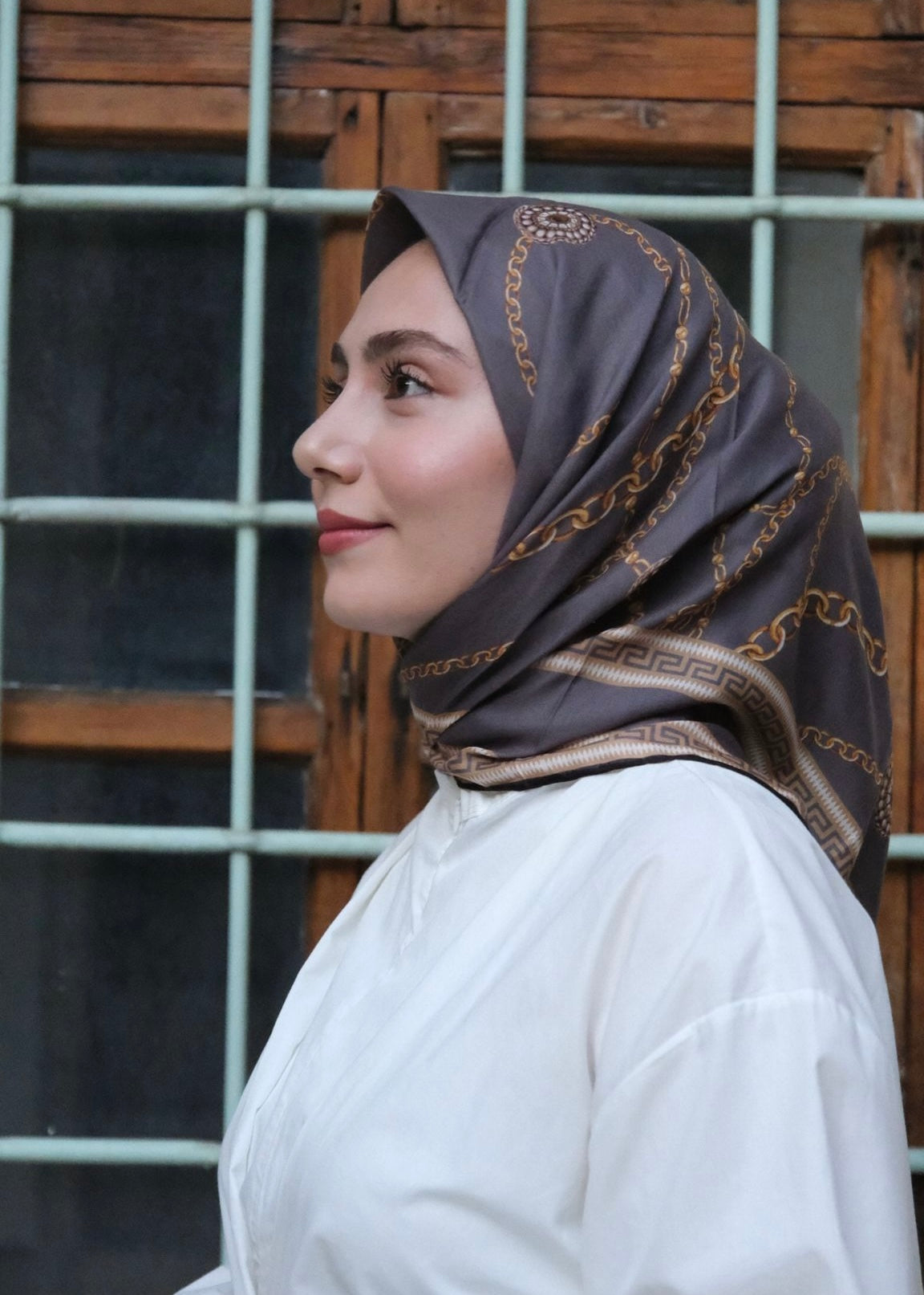 Chain Pattern Square Scarf - Smoke