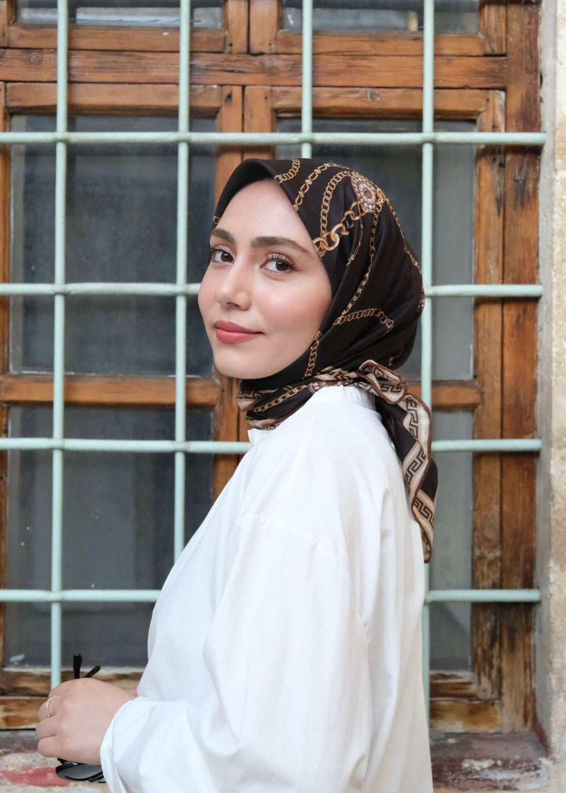 Chain Pattern Square Scarf - Gold Black