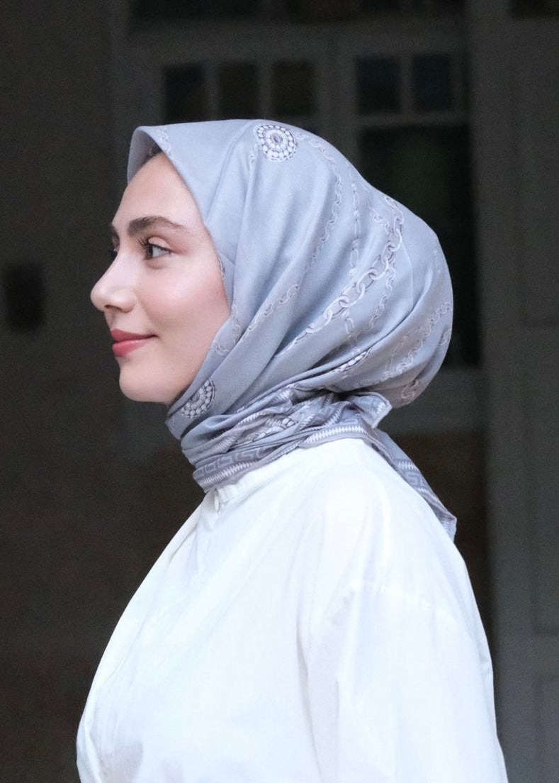 Chain Pattern Square Scarf - Grey