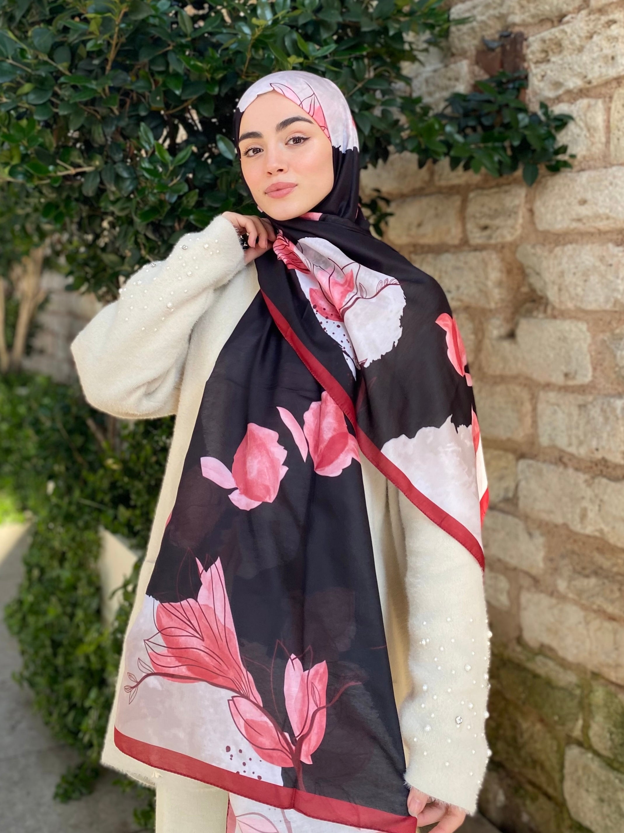 Coral Hijab - Black Red