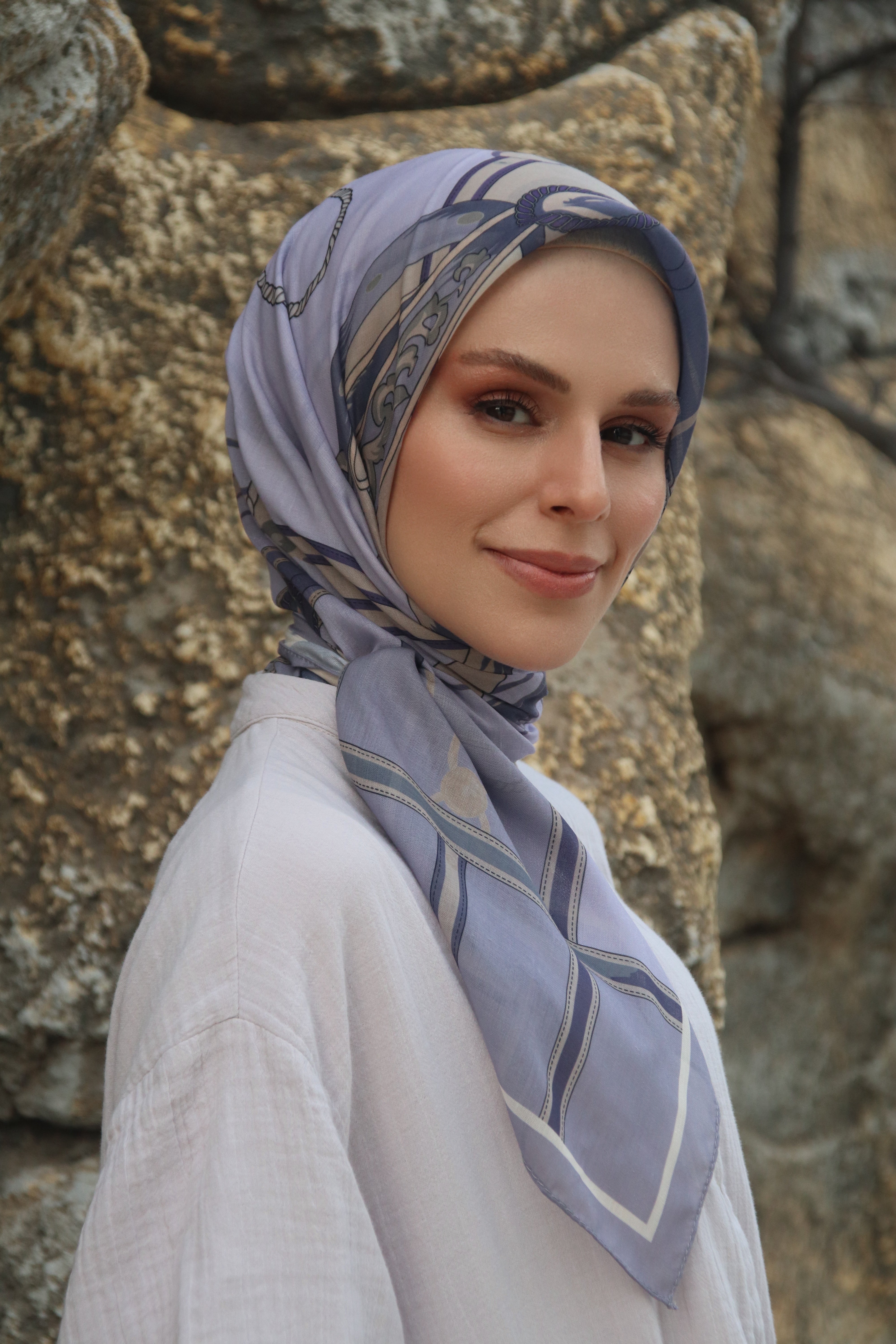Lavor Square Scarf - Lilac
