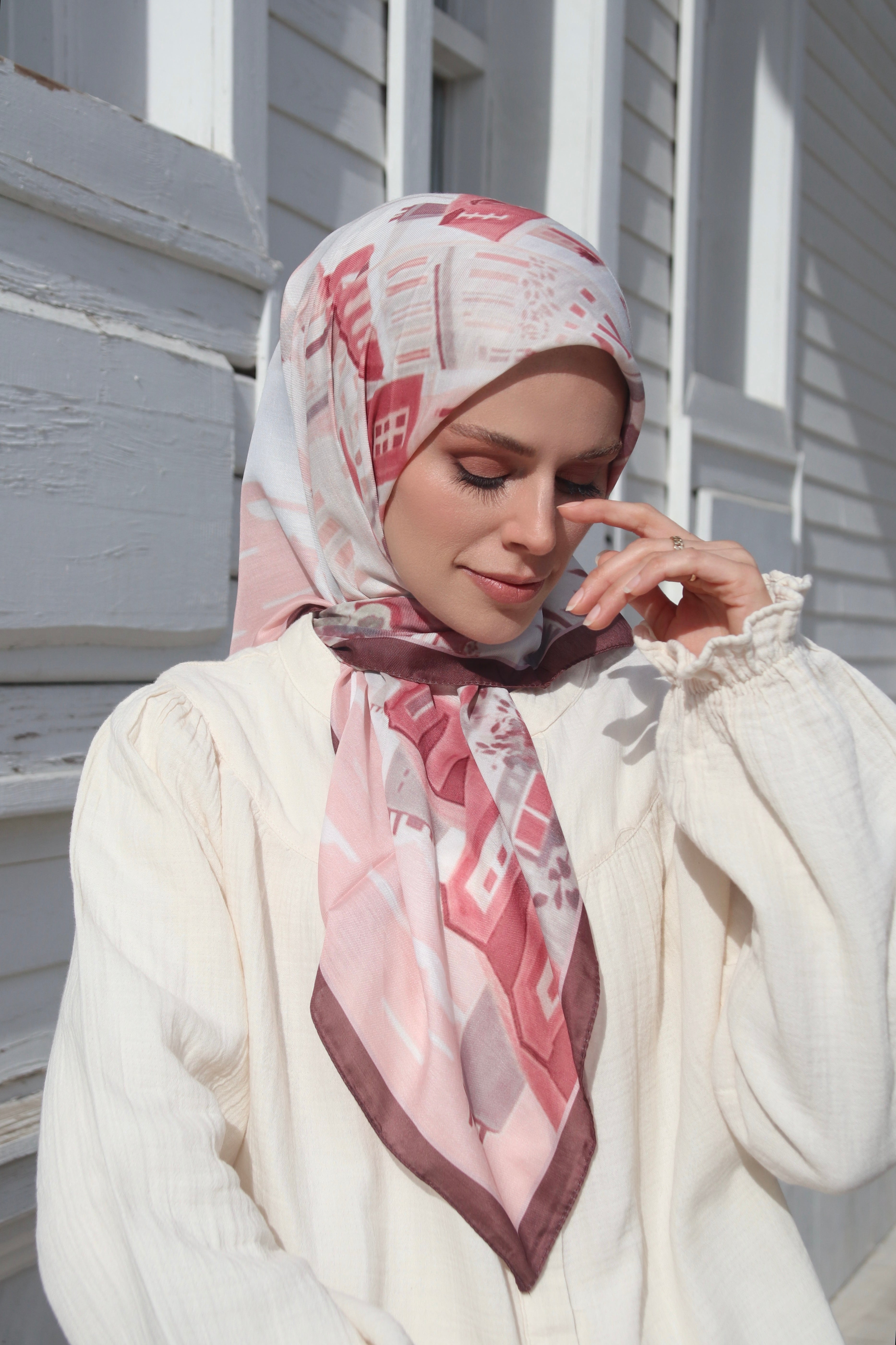 City Square Scarf - Reddish Brown