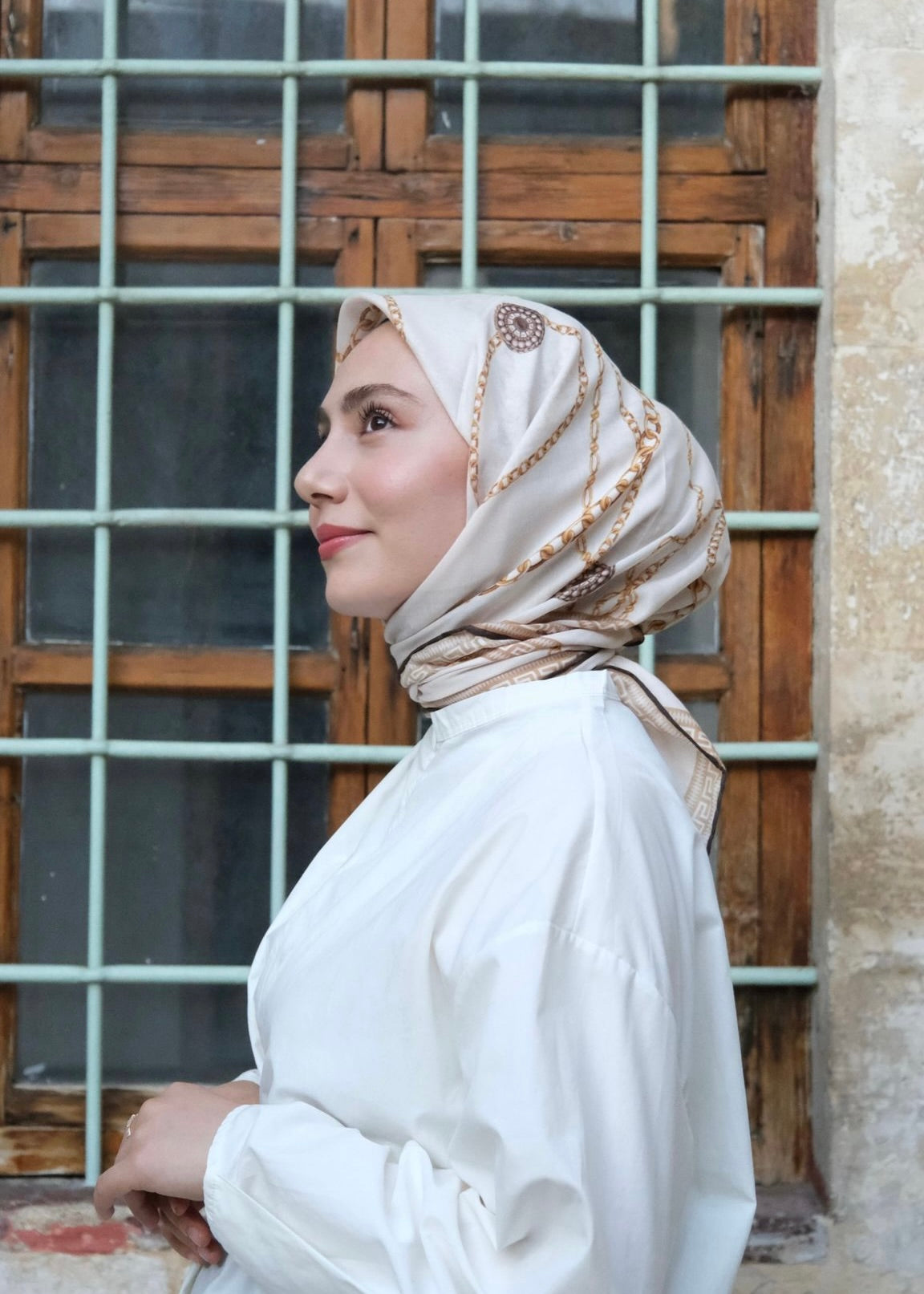Chain Pattern Square Scarf - Beige