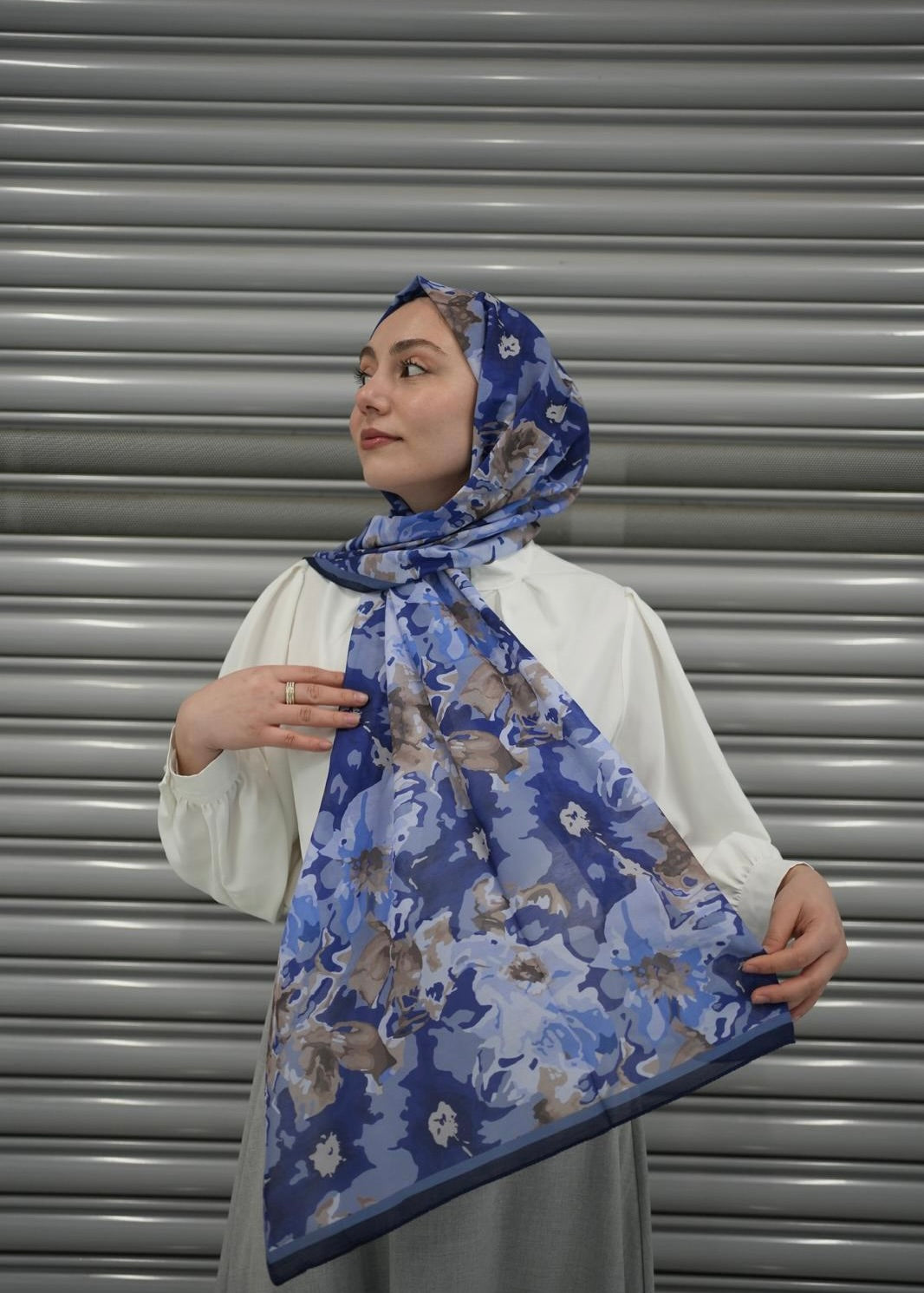 Velora Hijab - Midnight Blue