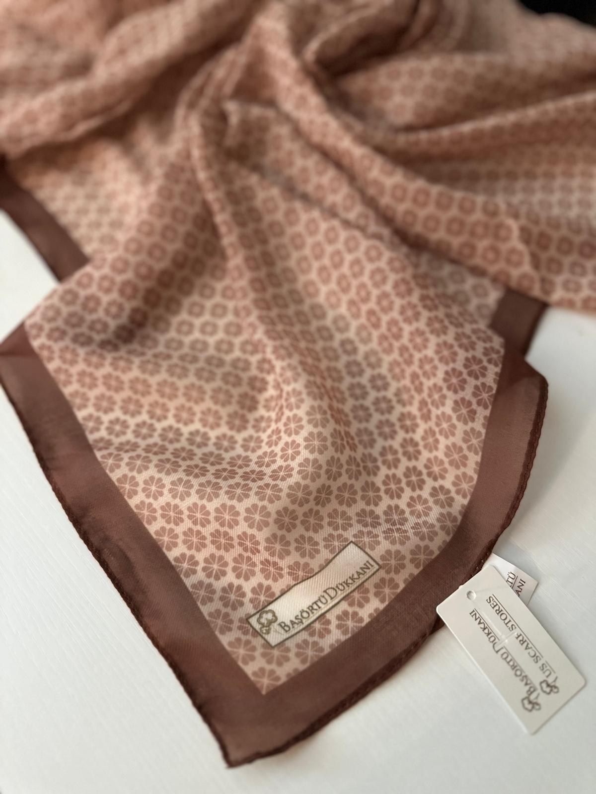 Clover Pattern Square Scarf - Milky Coffee