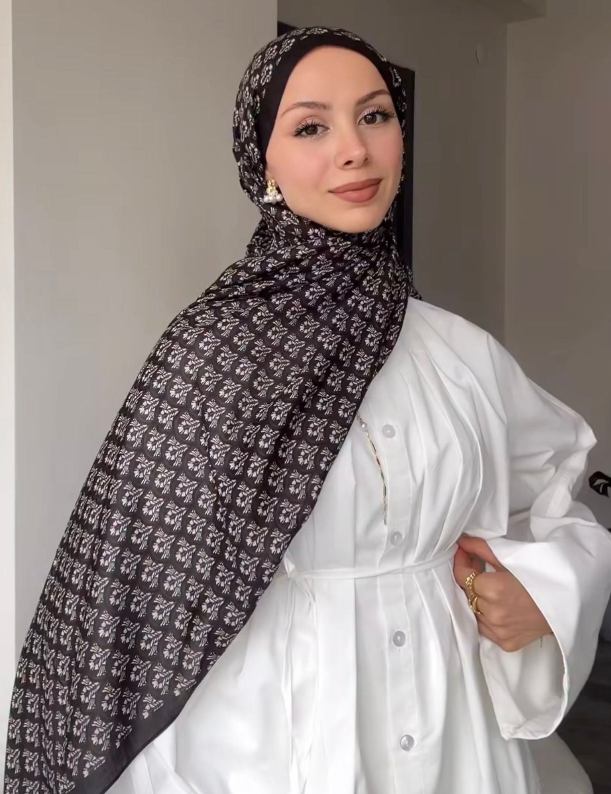 Minimal Pattern Hijab - Black