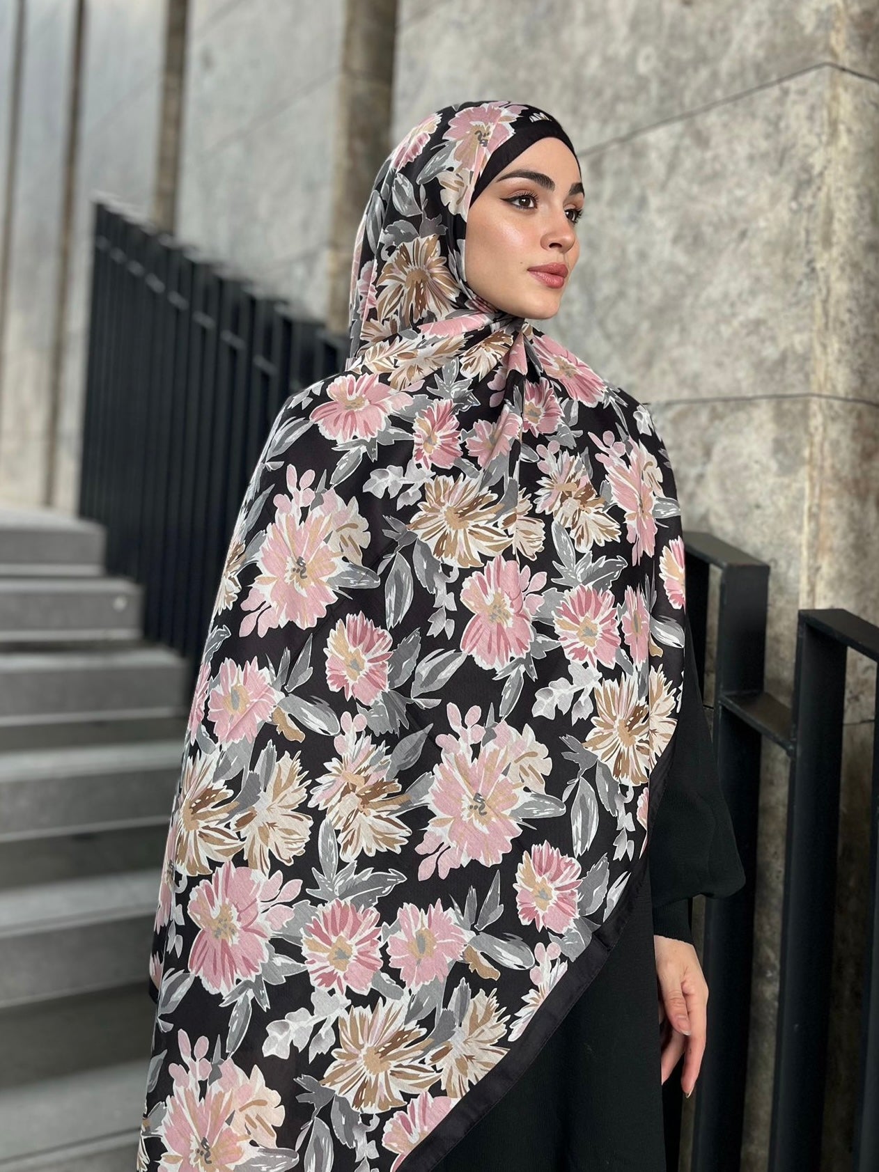 Matilda Pattern Hijab - Black Pink