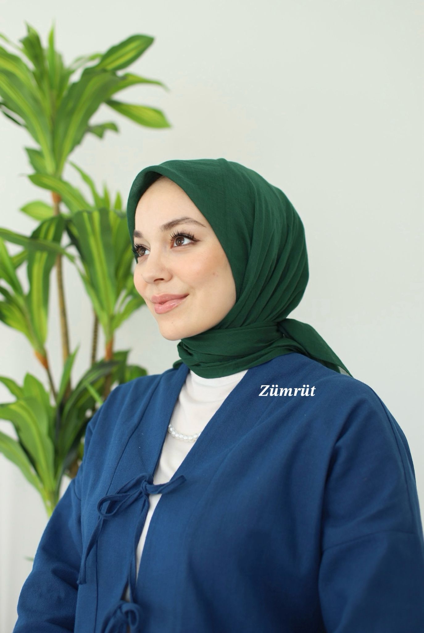 Relax Square Scarf - Emerald