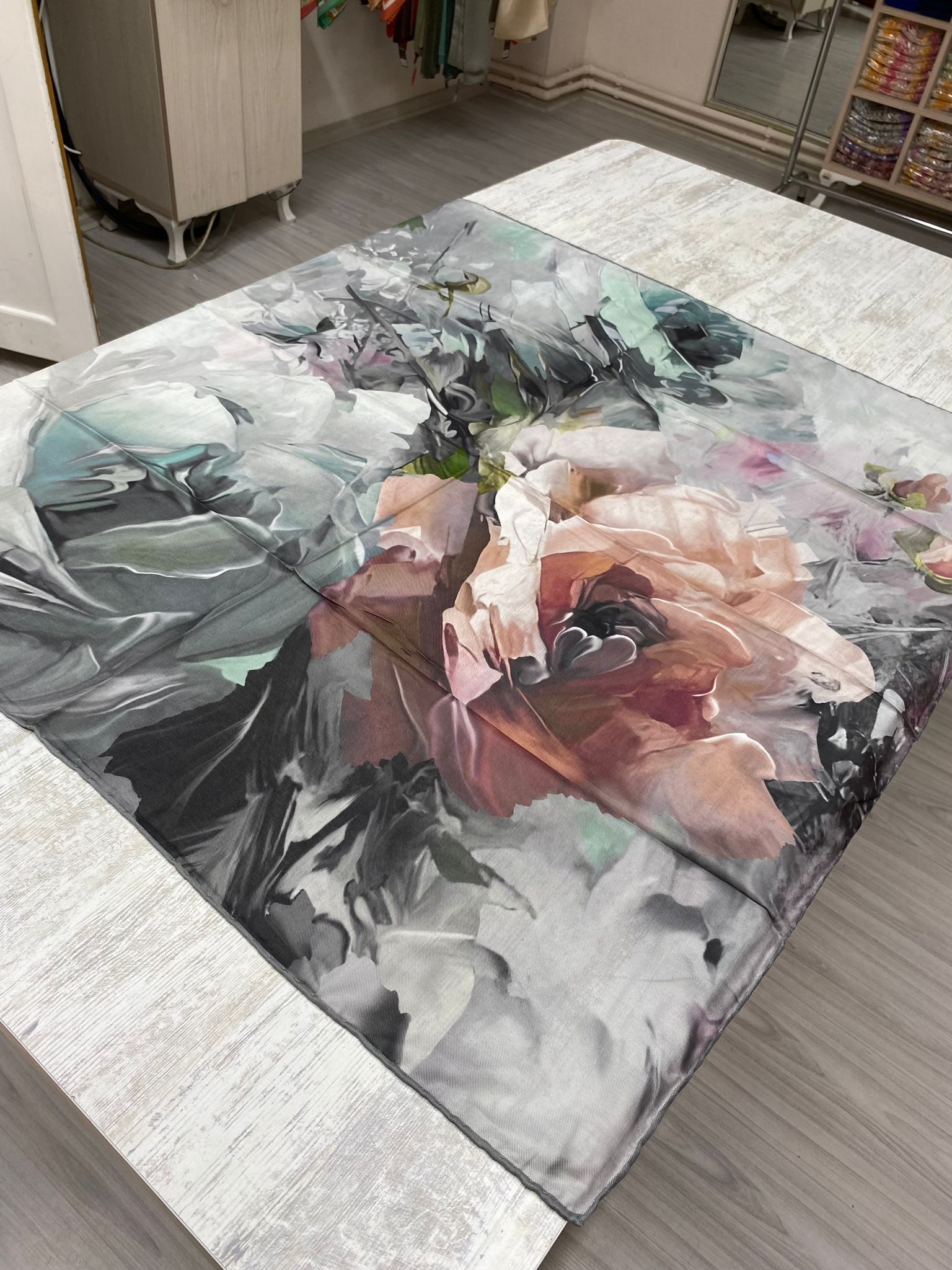 Canvas Painting Pattern Square Scarf - Green