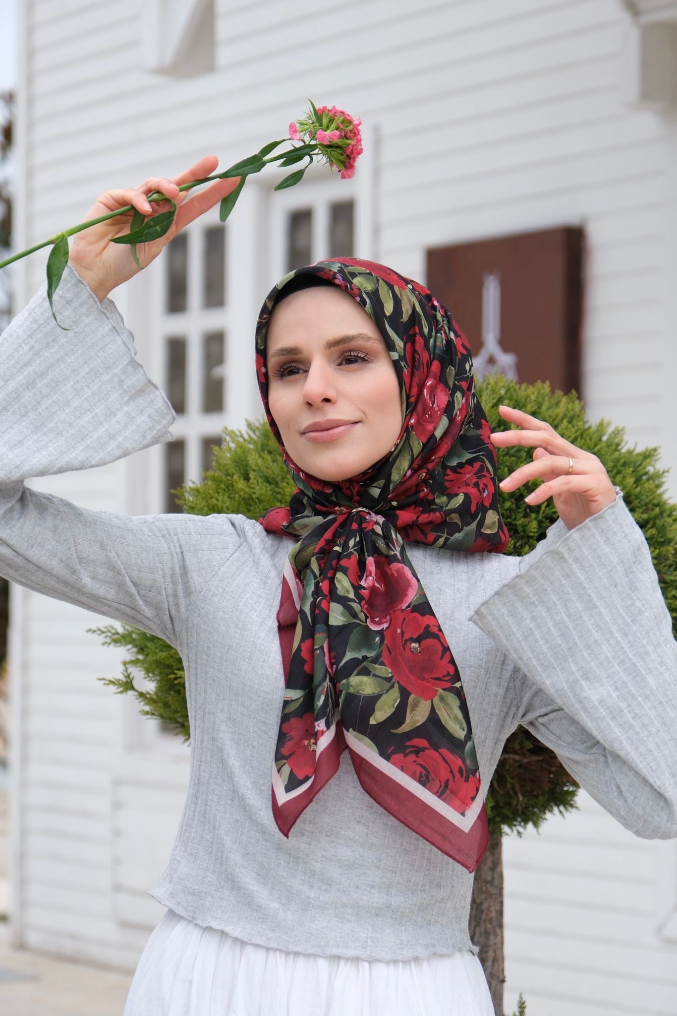 Florya Square Scarf - Red Black