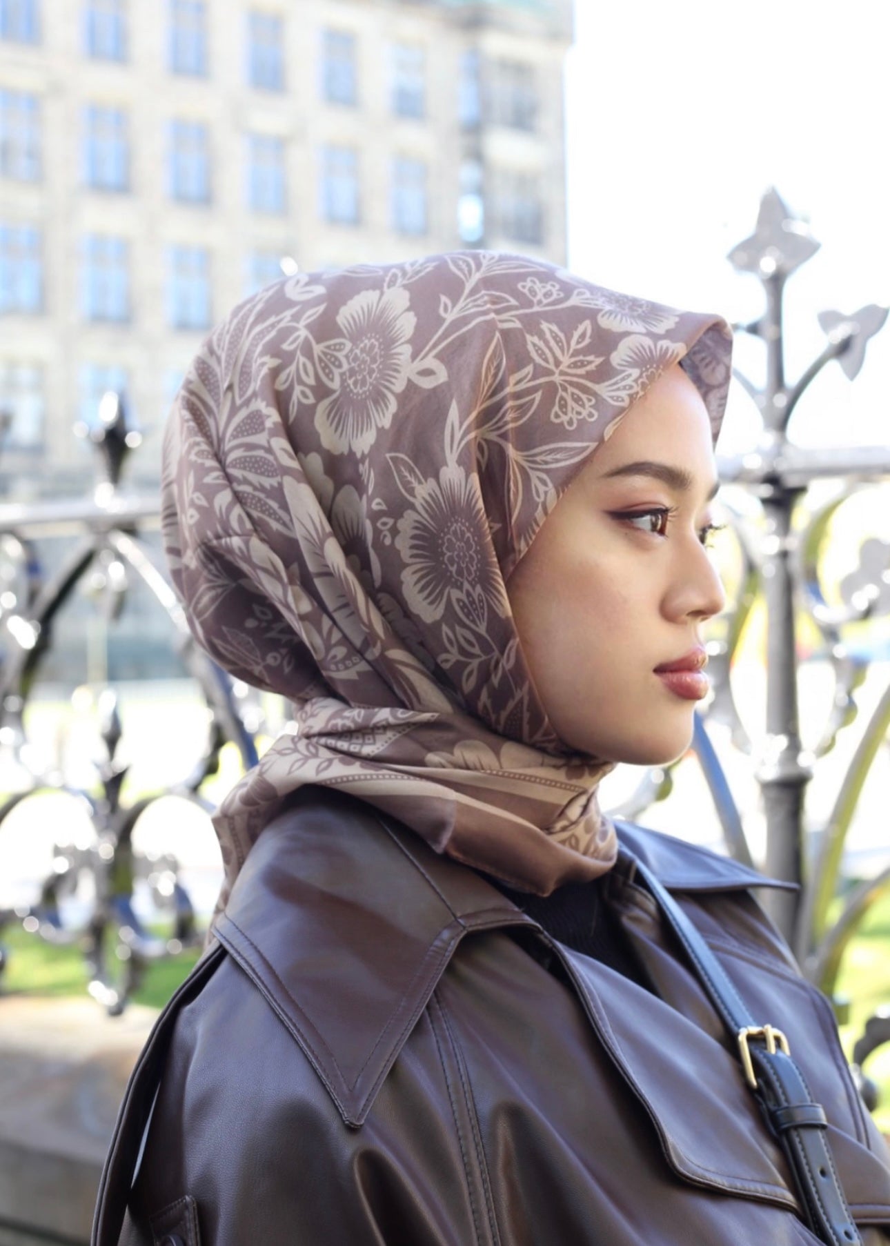 Retro Square Scarf - Milky Brown