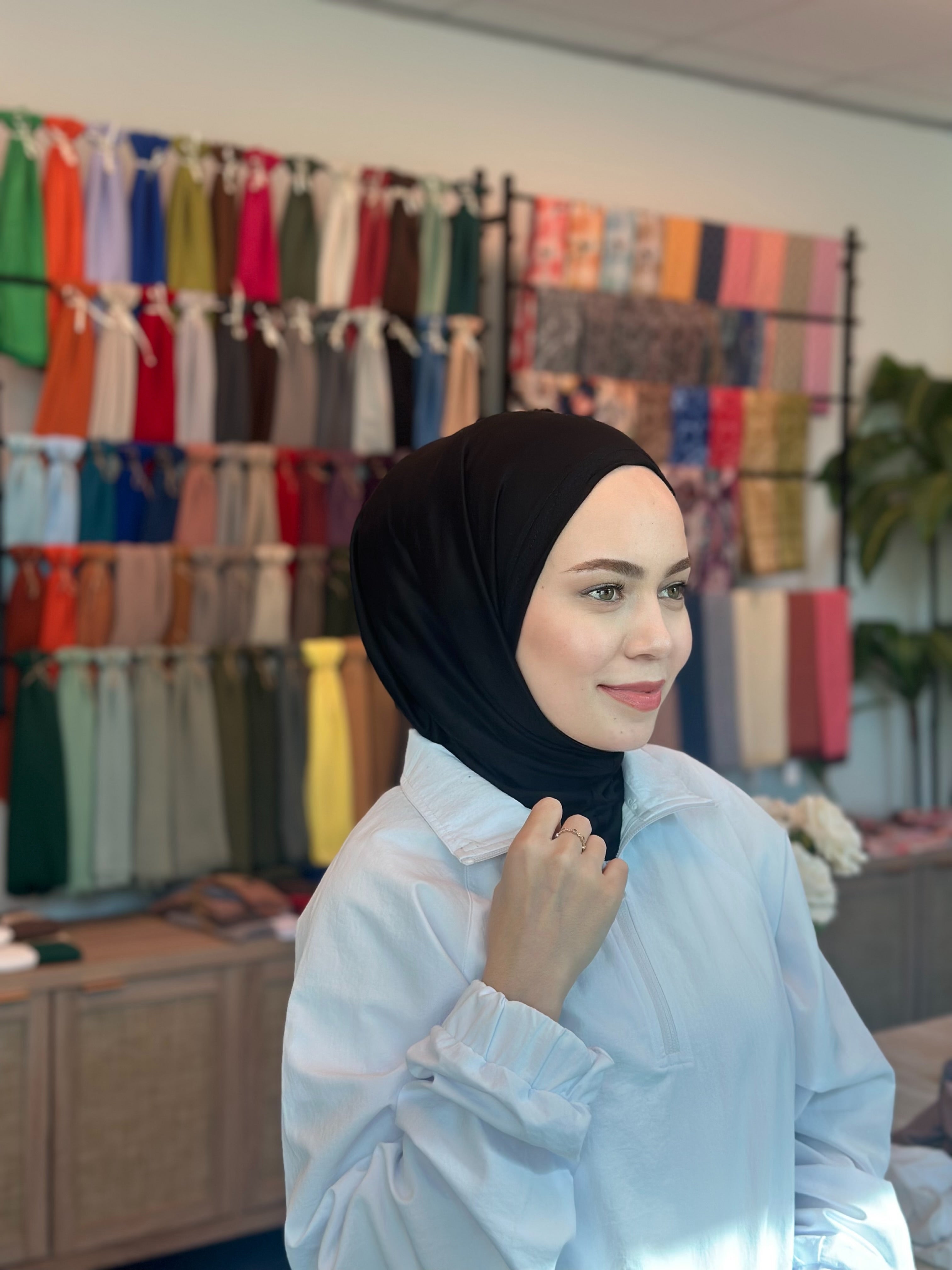 New Black Athletic Hijab – No Snap Closure | Sports Hijab