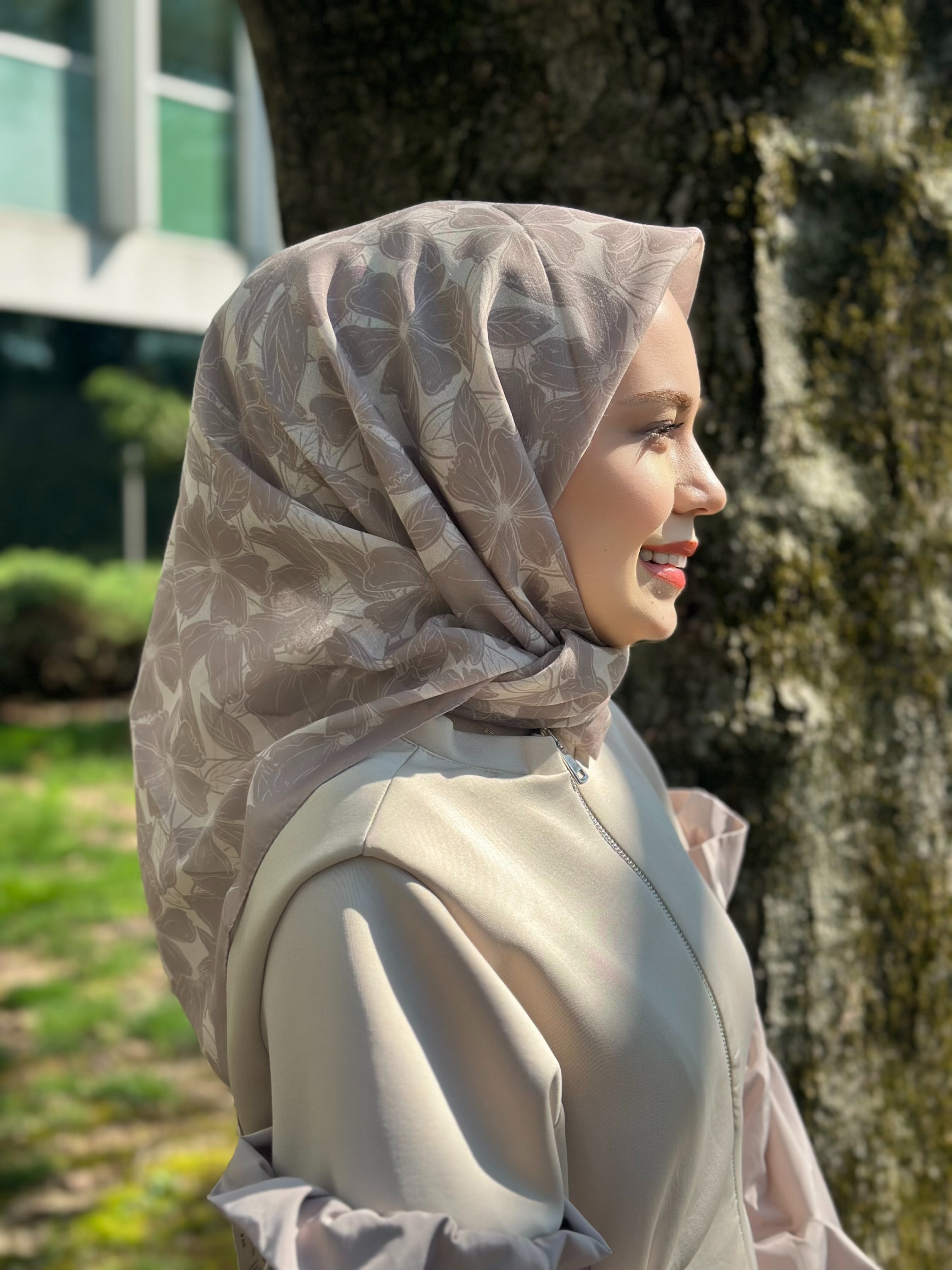 Floria Touch Square Scarf - Beige