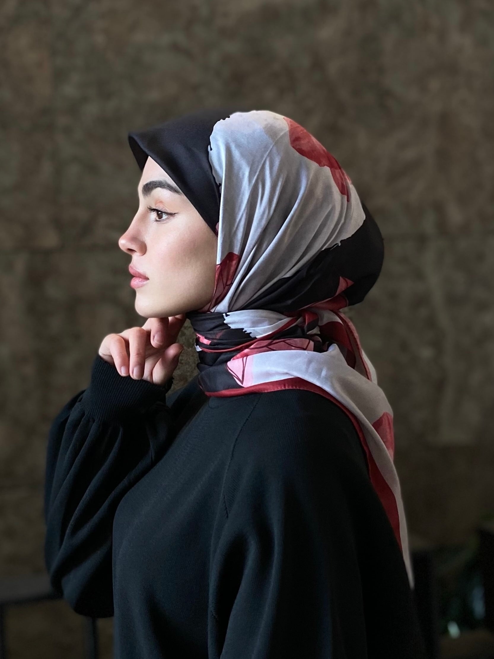 Coral Square Scarf - Black Red