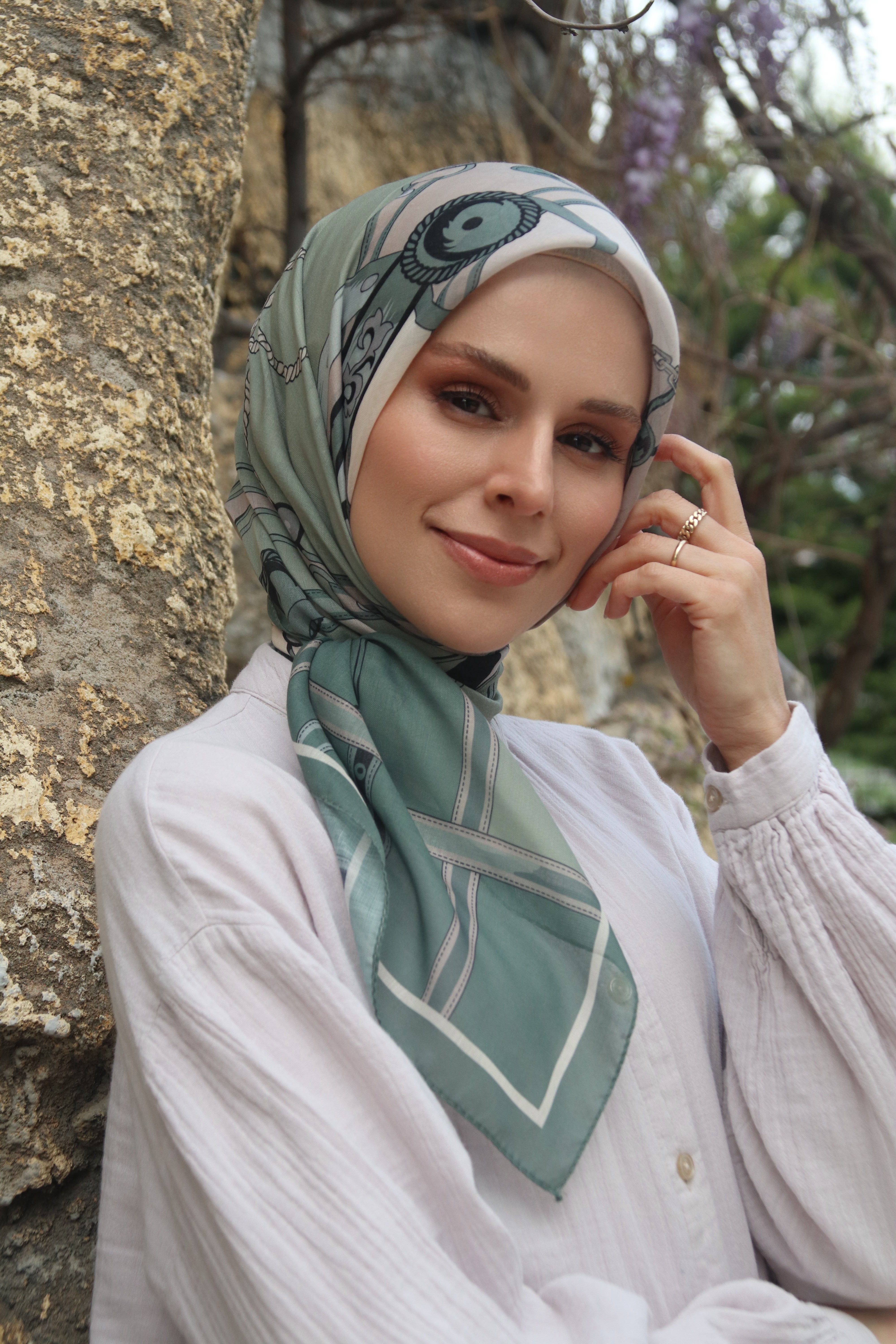 Lavor Square Scarf - Green Beige