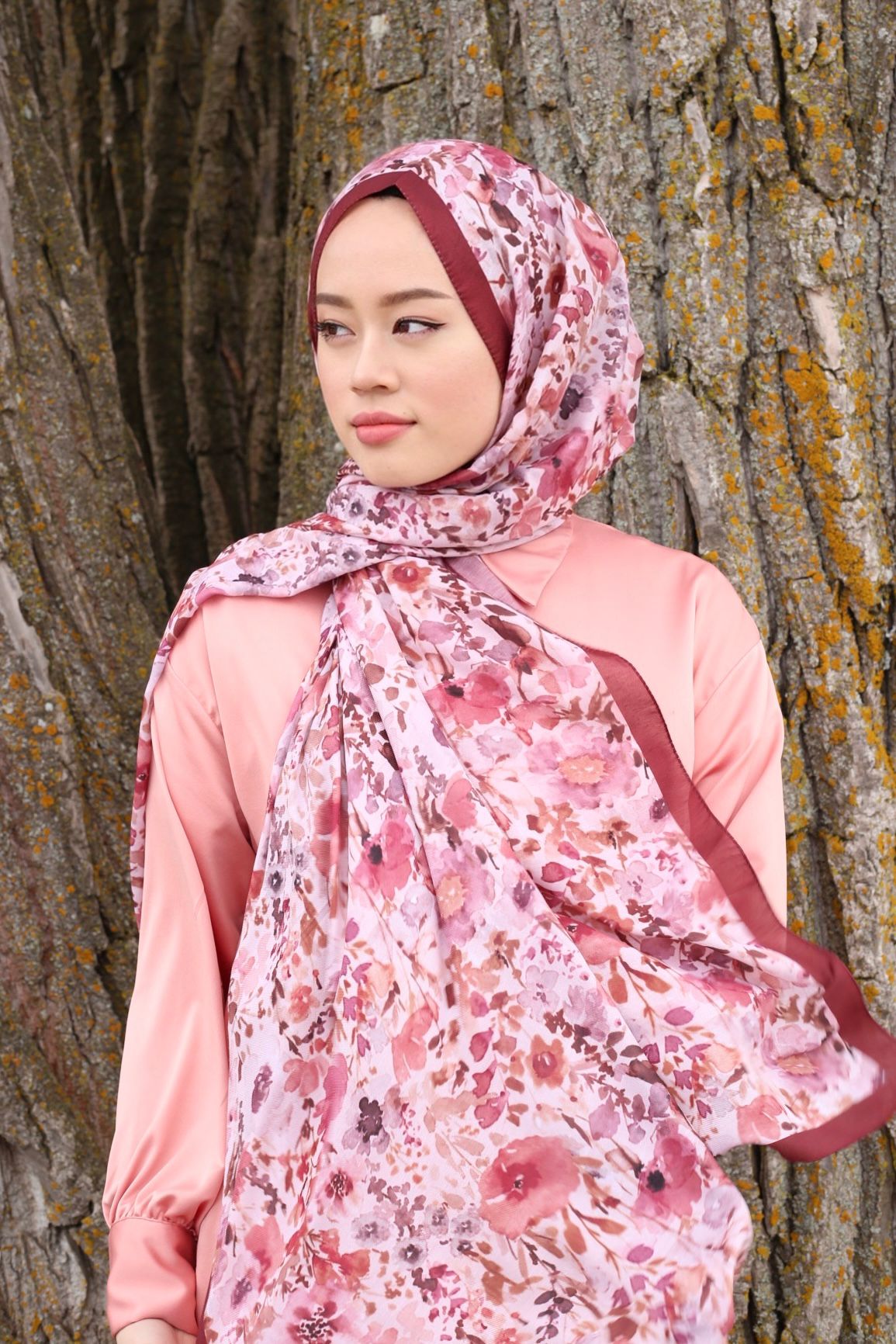 Watercolor Floral Hijab - Scarlet