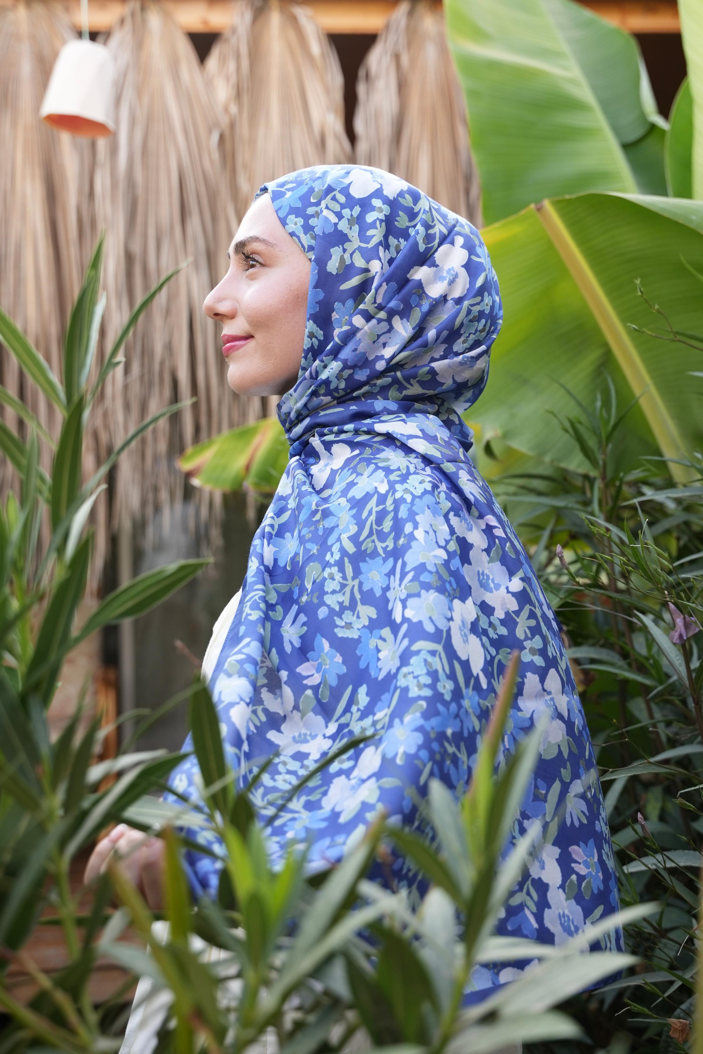 Primrose Pattern Hijab - Midnight Blue