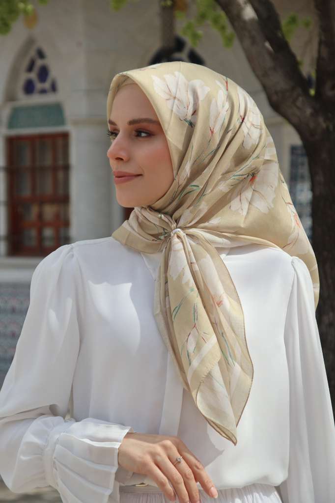 Silk Garden Square Scarf - Vanilla Gold