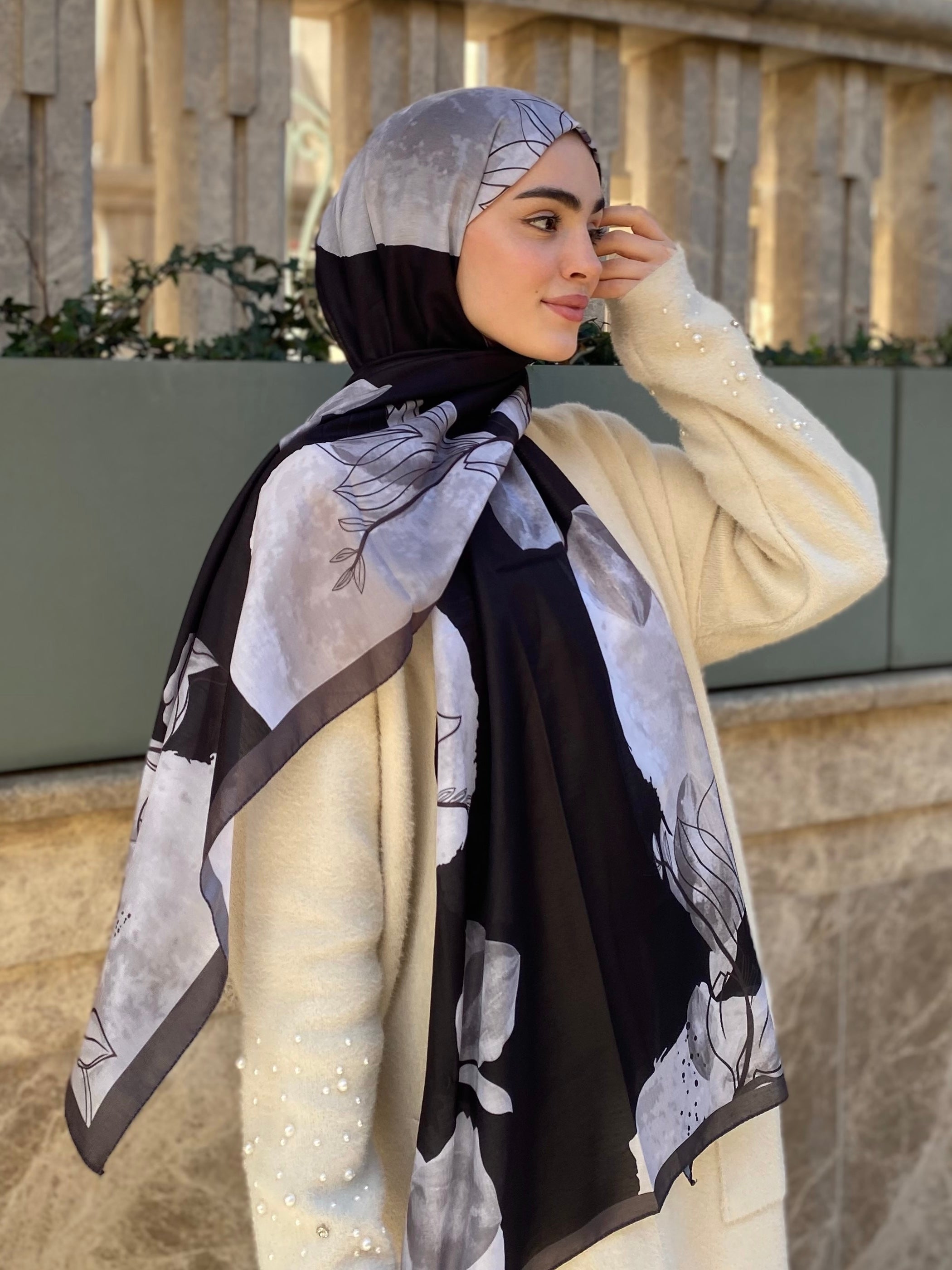 Coral Hijab - Black Gray