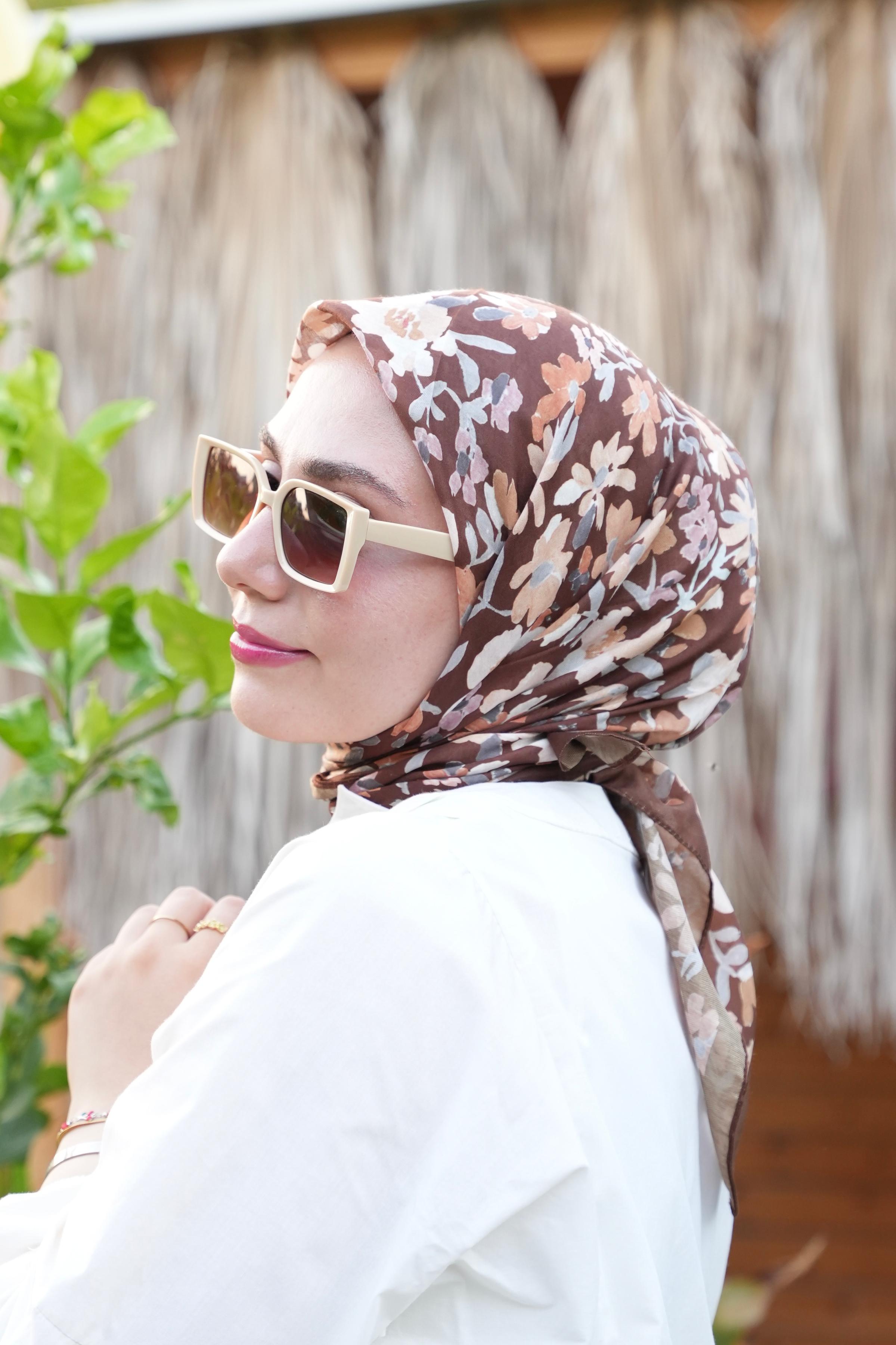 Primrose Pattern Square Scarf - Brown