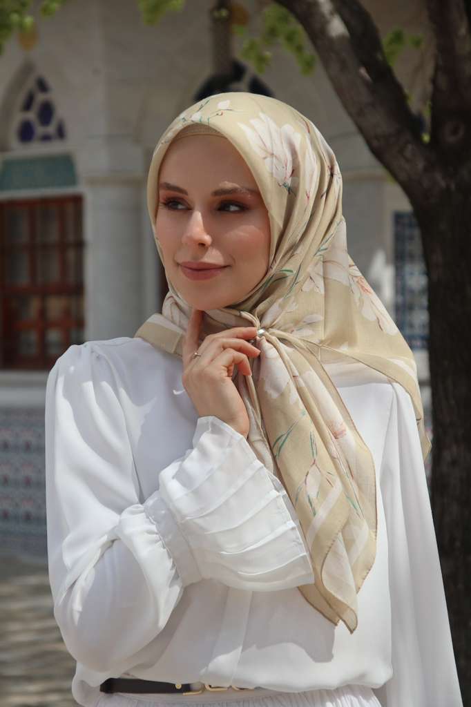 Silk Garden Square Scarf - Vanilla Gold