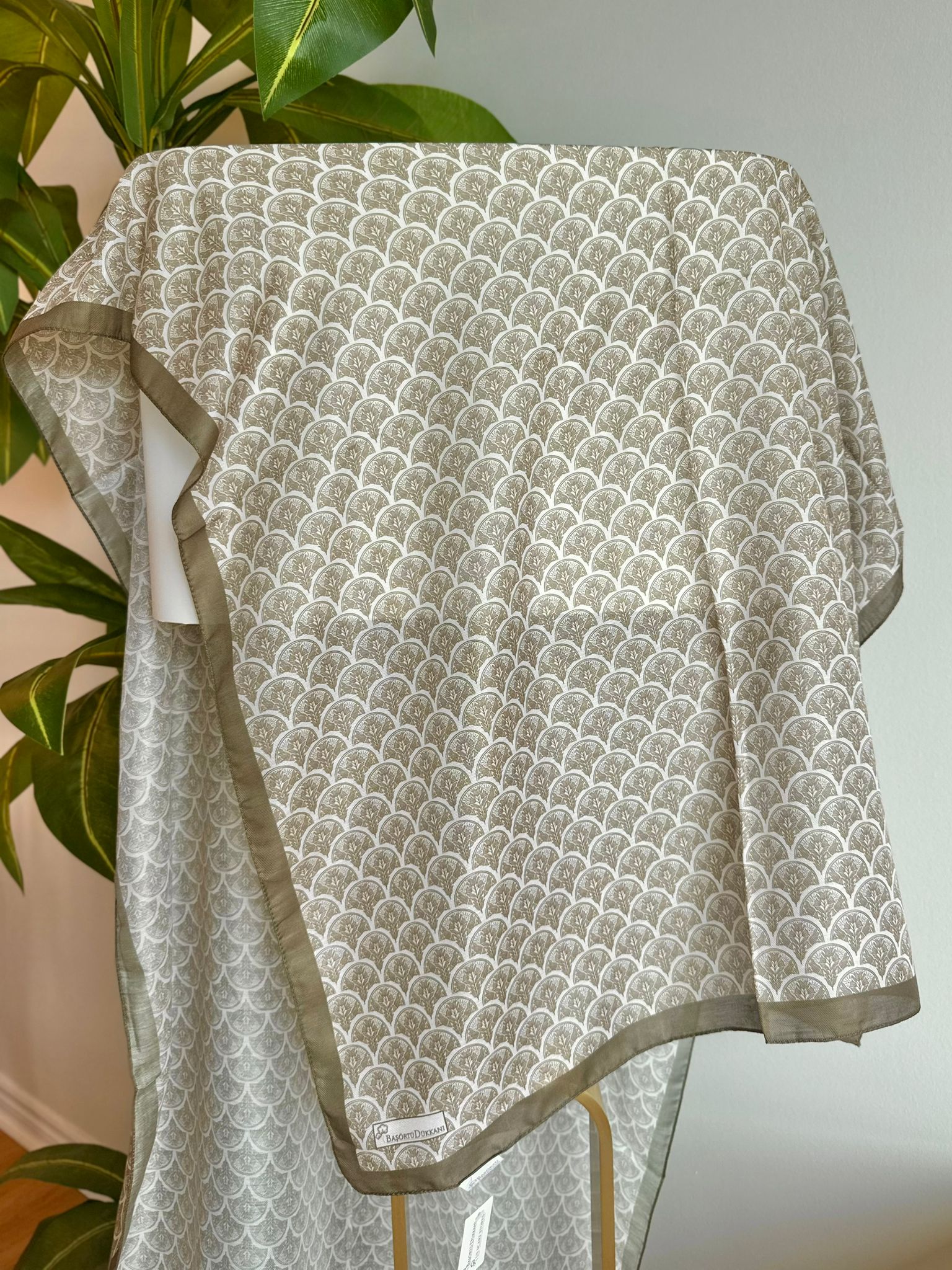 Minimal Pattern Hijab - Oil Green