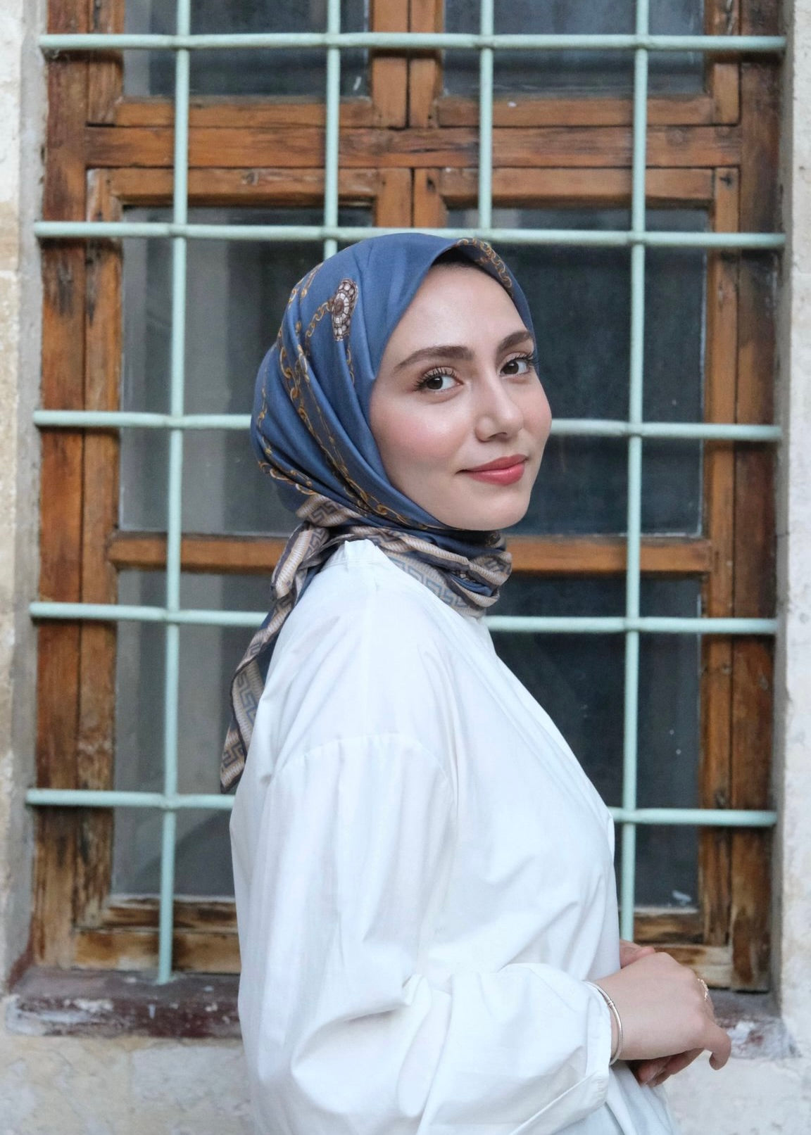 Chain Pattern Square Scarf - Indigo