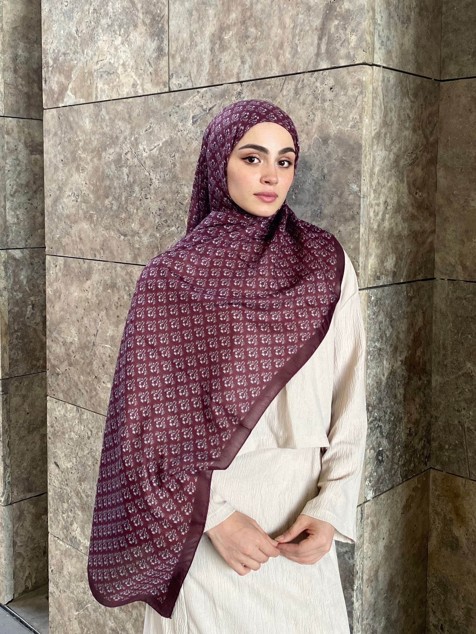 Minimal Pattern Hijab - Burgundy