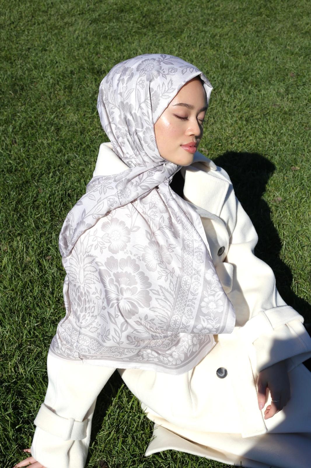 Retro Hijab - Beige