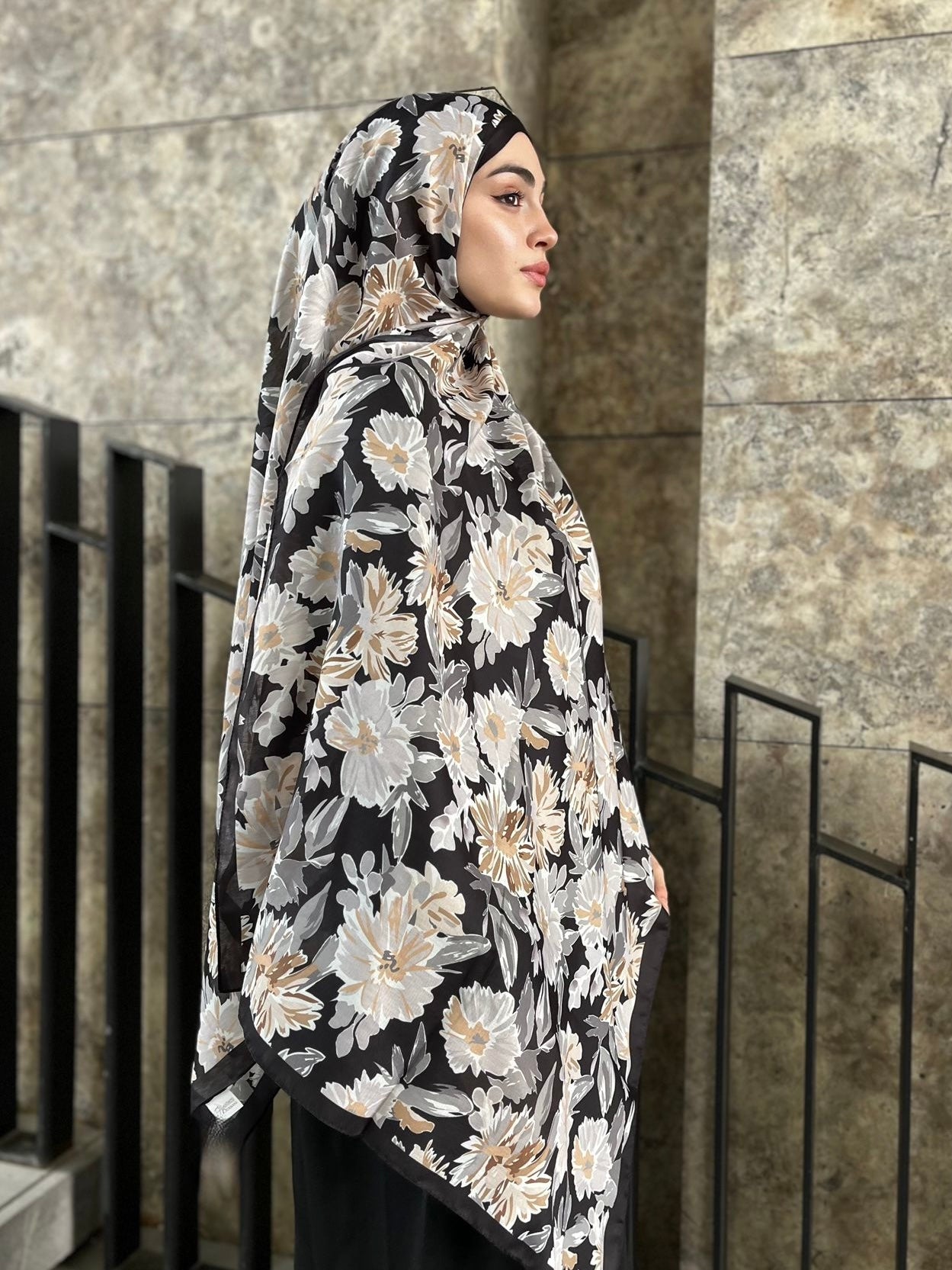 Matilda Pattern Hijab - Black Beige