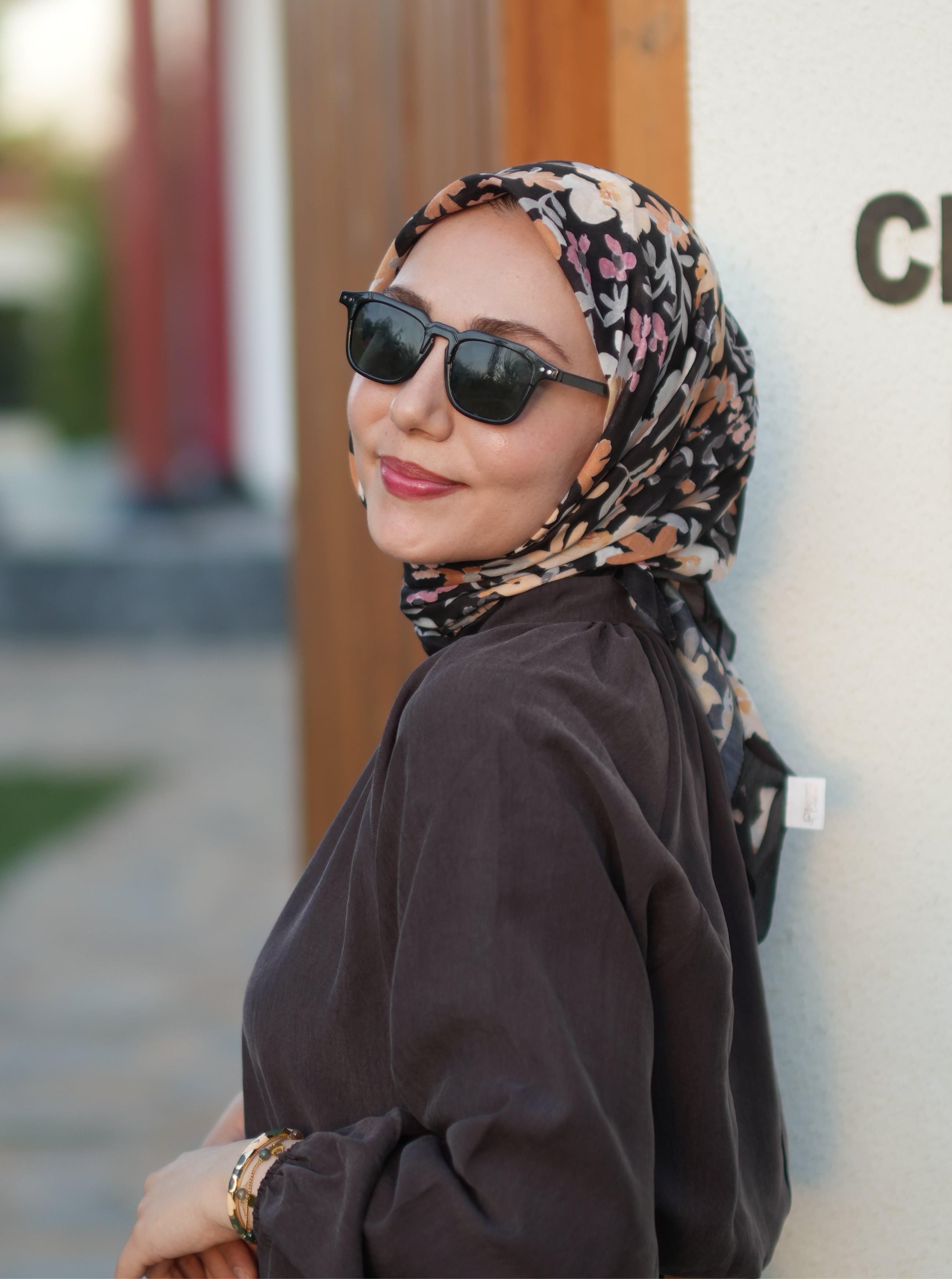 Primrose Pattern Square Scarf - Black
