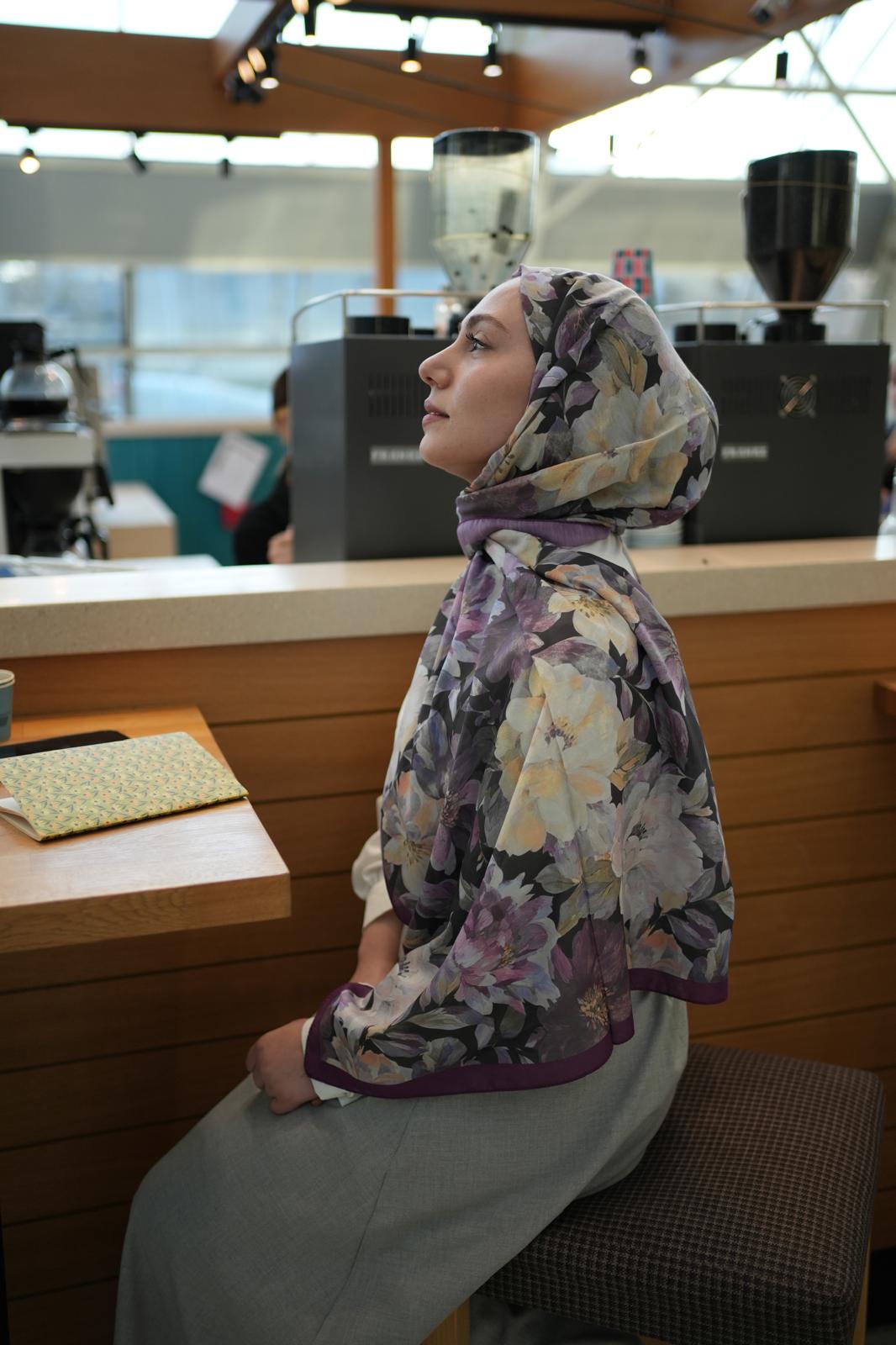 Velvet Bloom Hijab - Velvet Purple