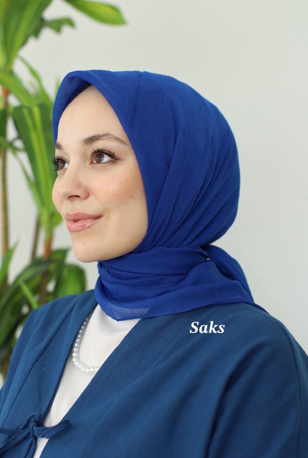 Relax Square Scarf - Saks