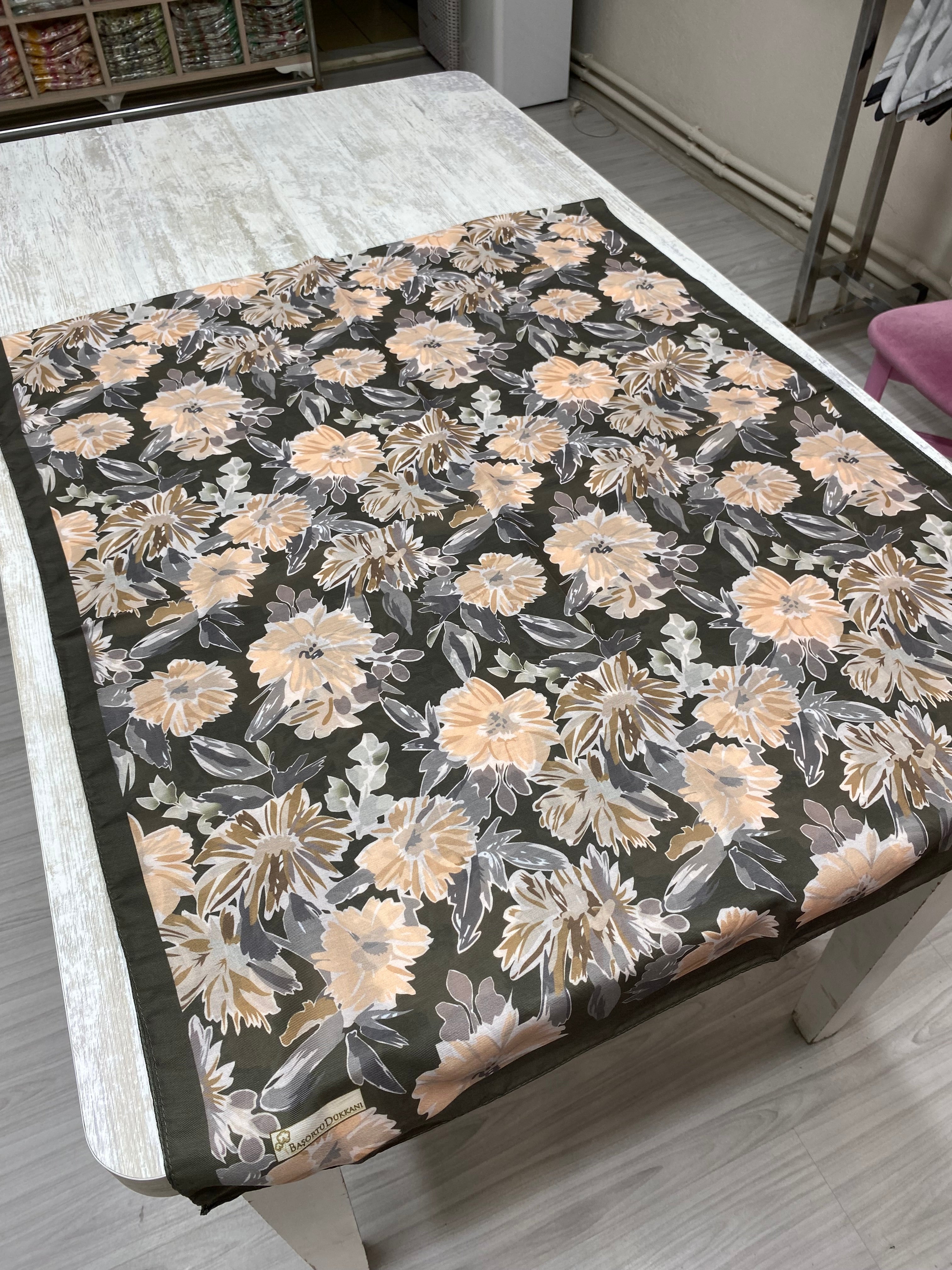 Matilda Pattern Hijab - Khaki