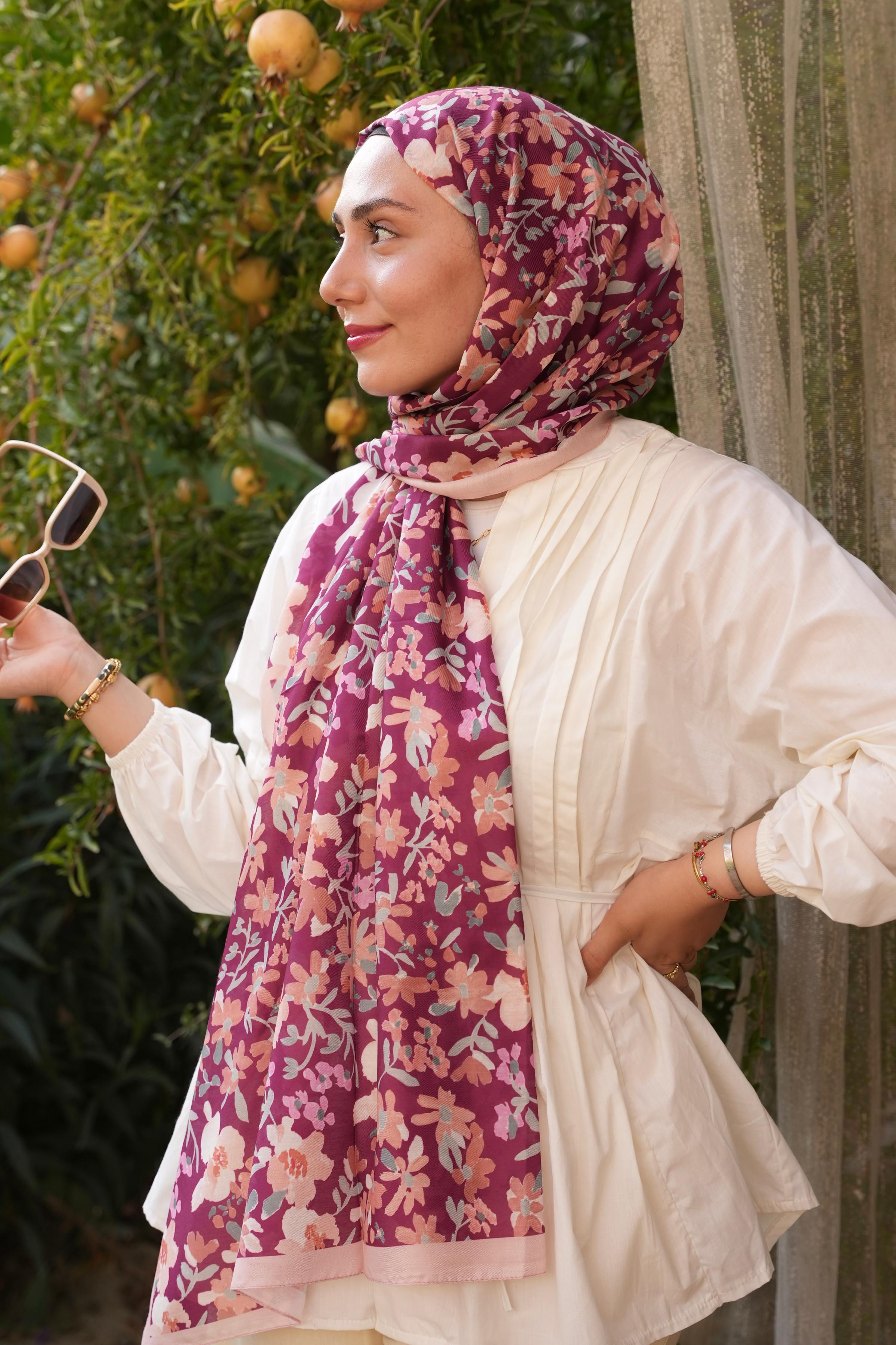 Primrose Pattern Hijab - Burgundy